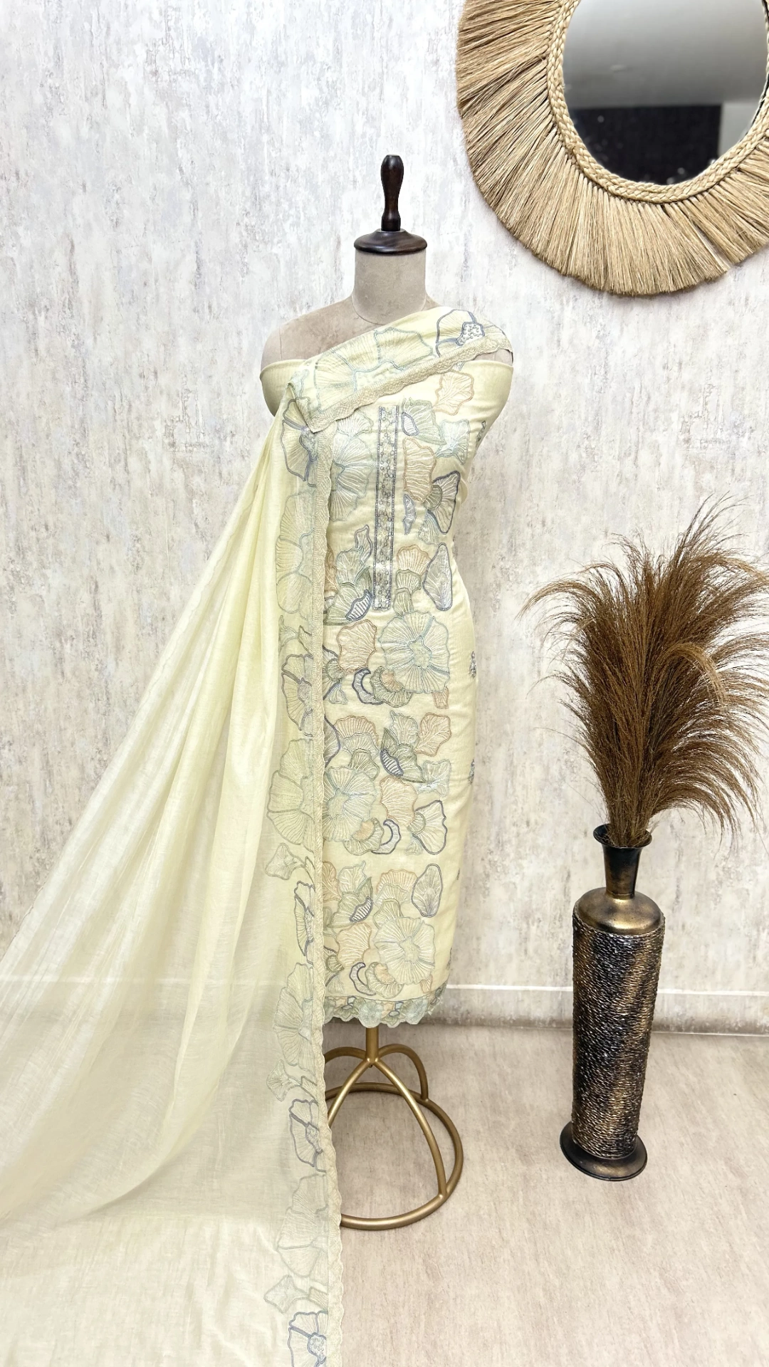 Scallop Edge Floral Mul Chanderi Unstitched Suits