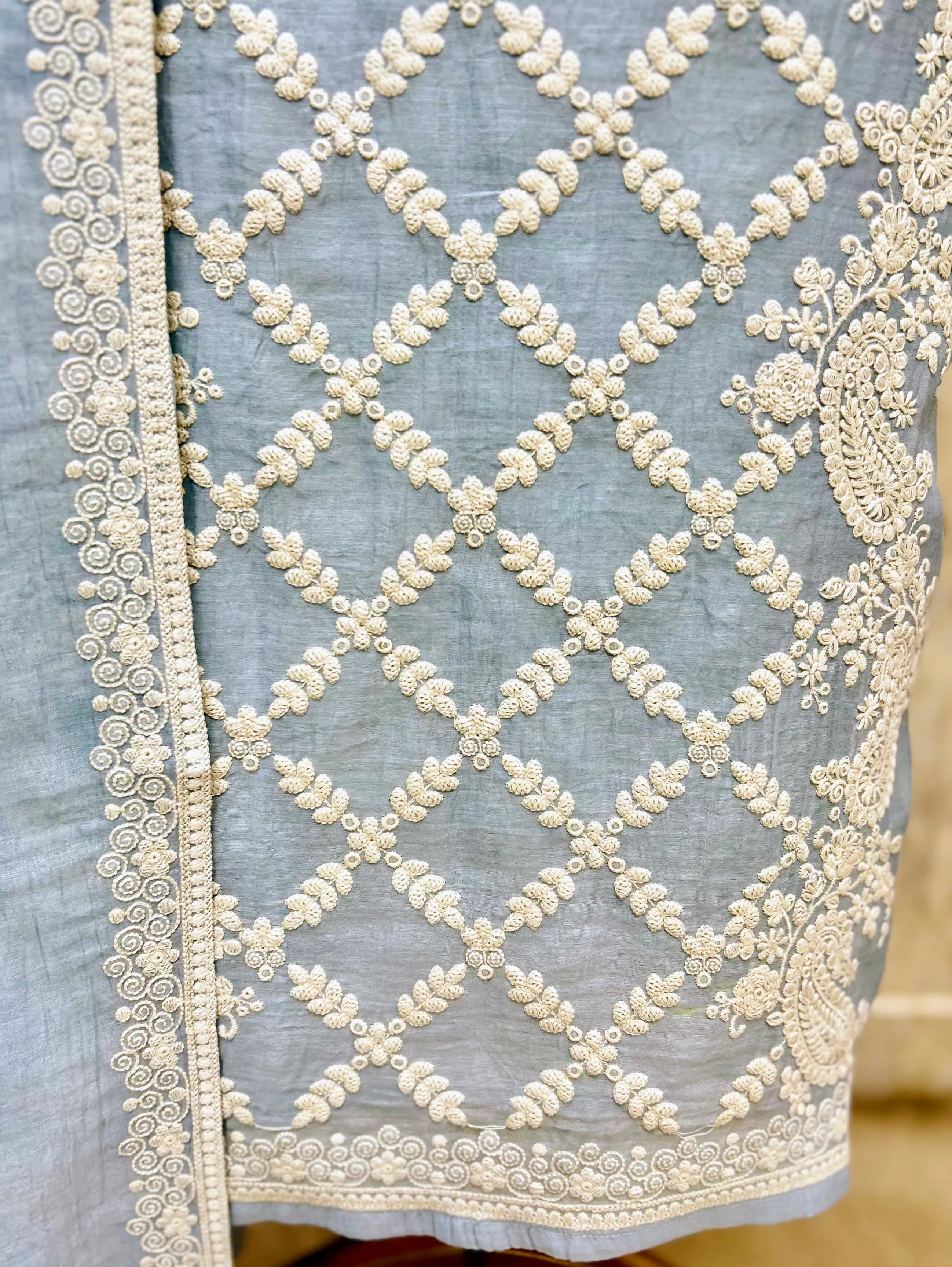 Mul Cotton Graceful Threads Unstitched Suits