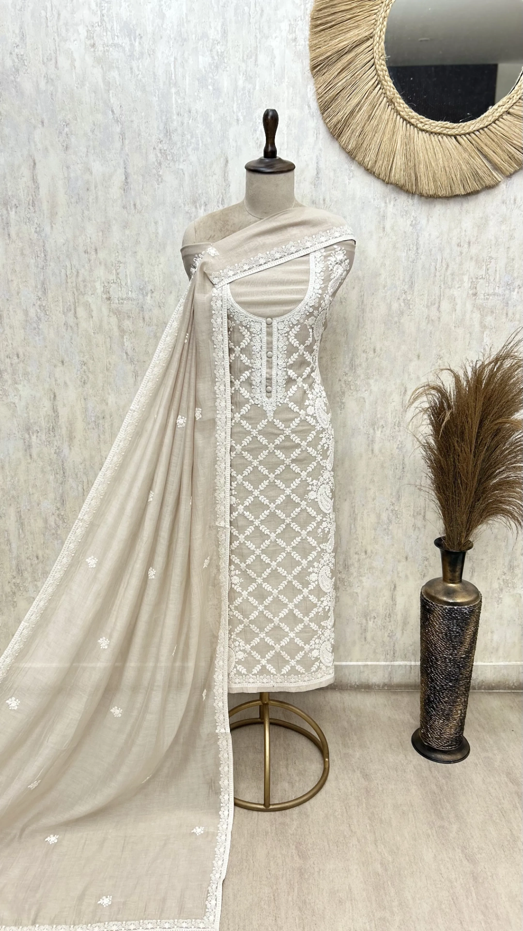 Mul Cotton Graceful Threads Unstitched Suits