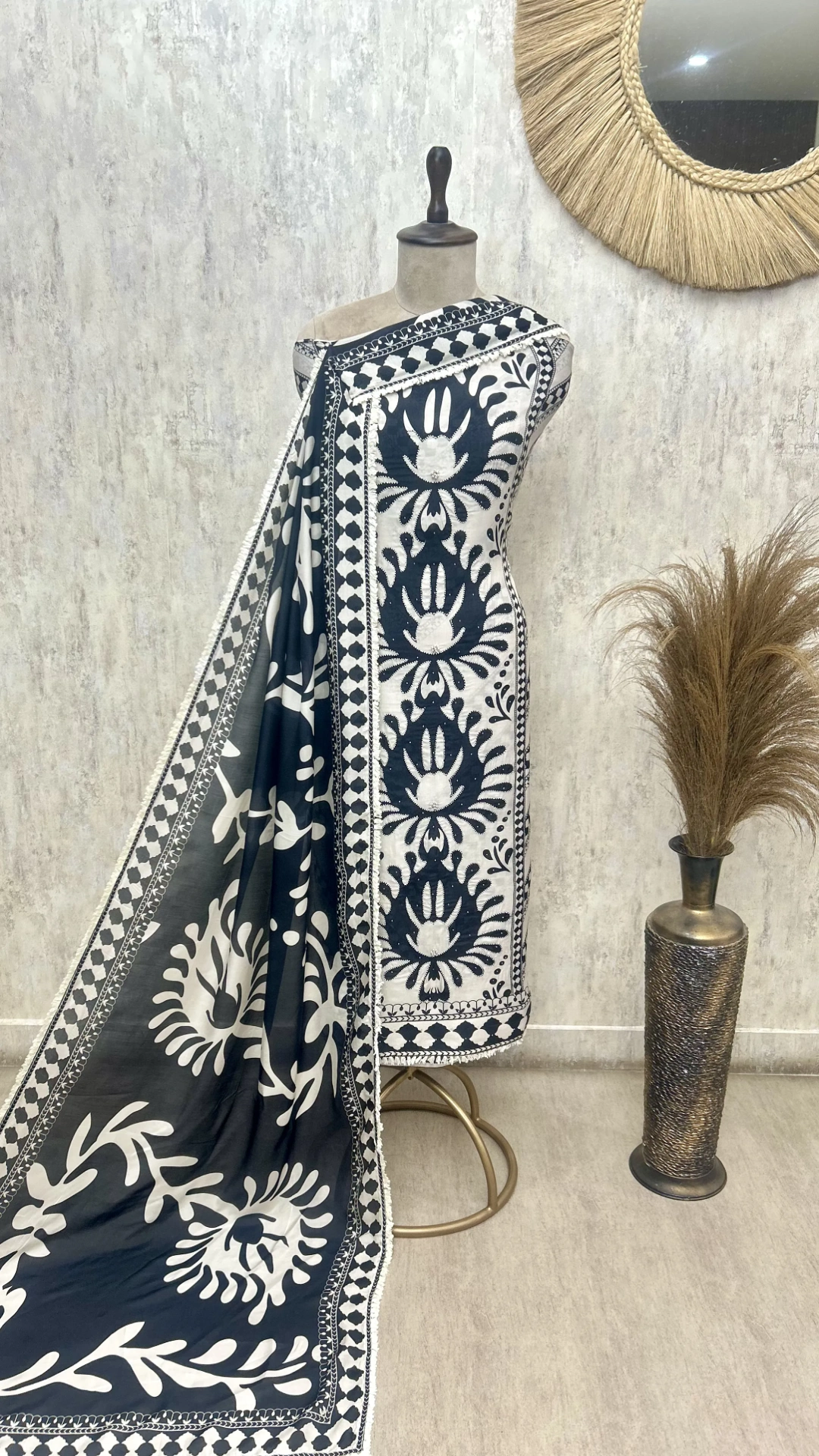 Floral Impressions Muslin Unstitched Suits