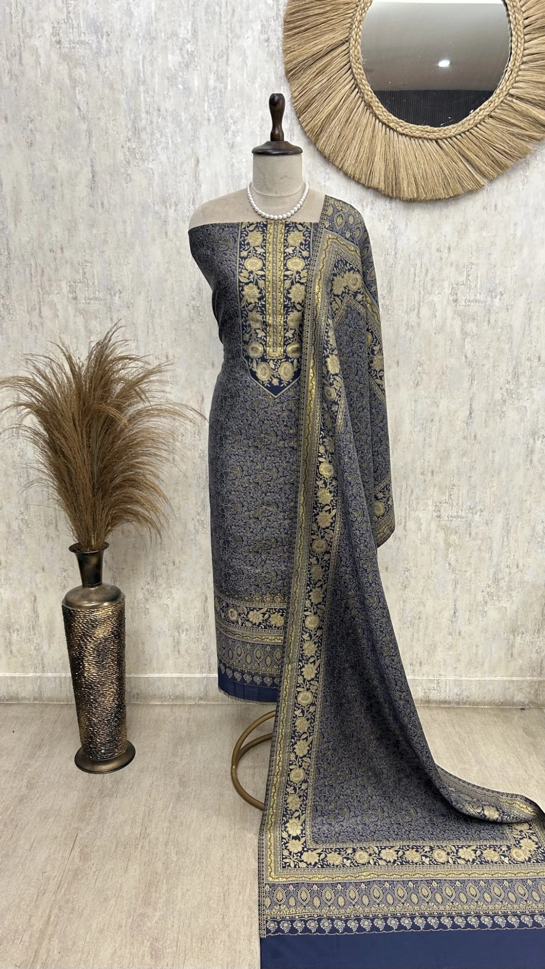Kashmiri Pashmina Unstitched Suit