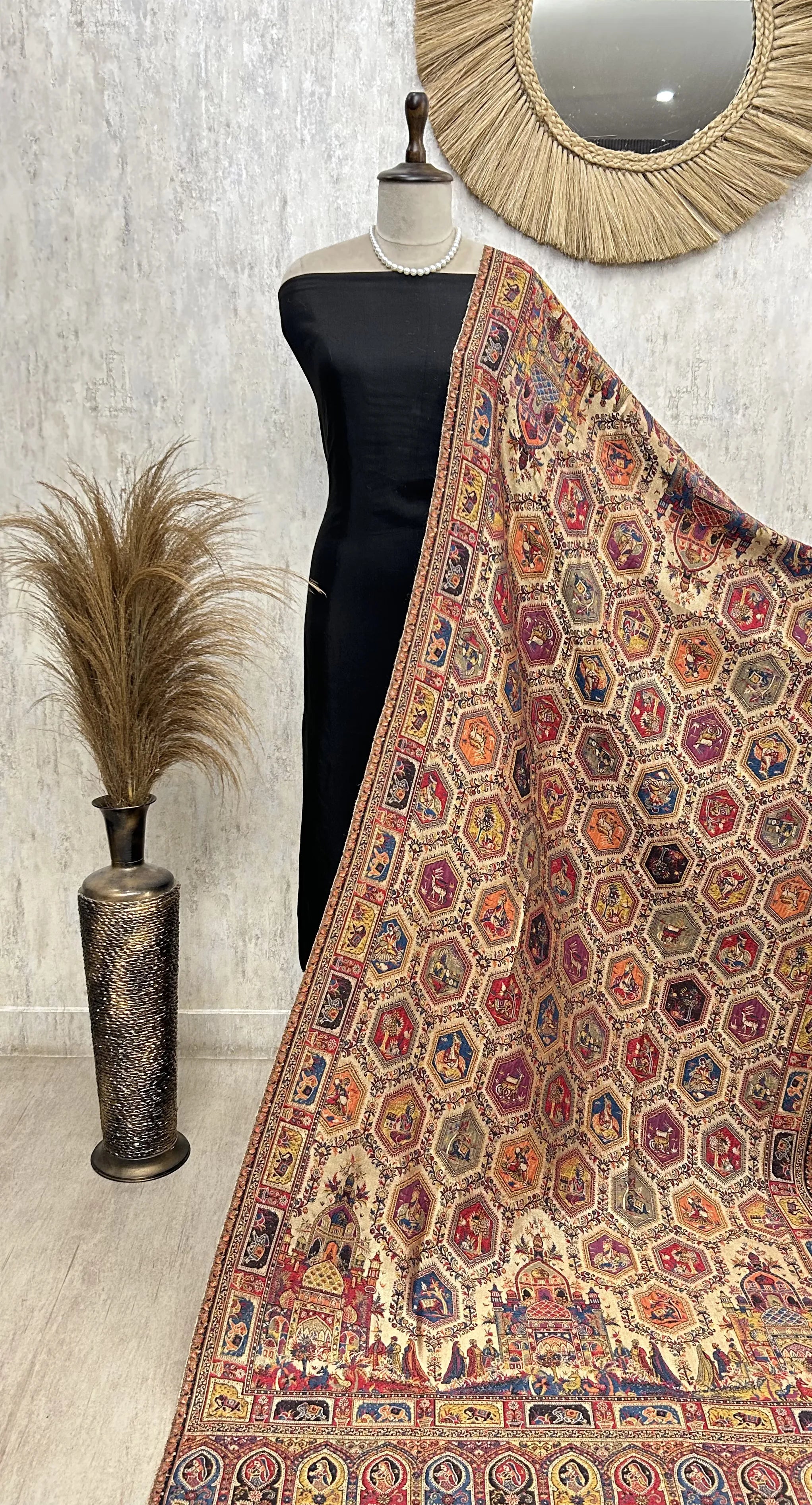Hexagon Reversible Moonlight Pashmina Shawl With Curated Box Packaging