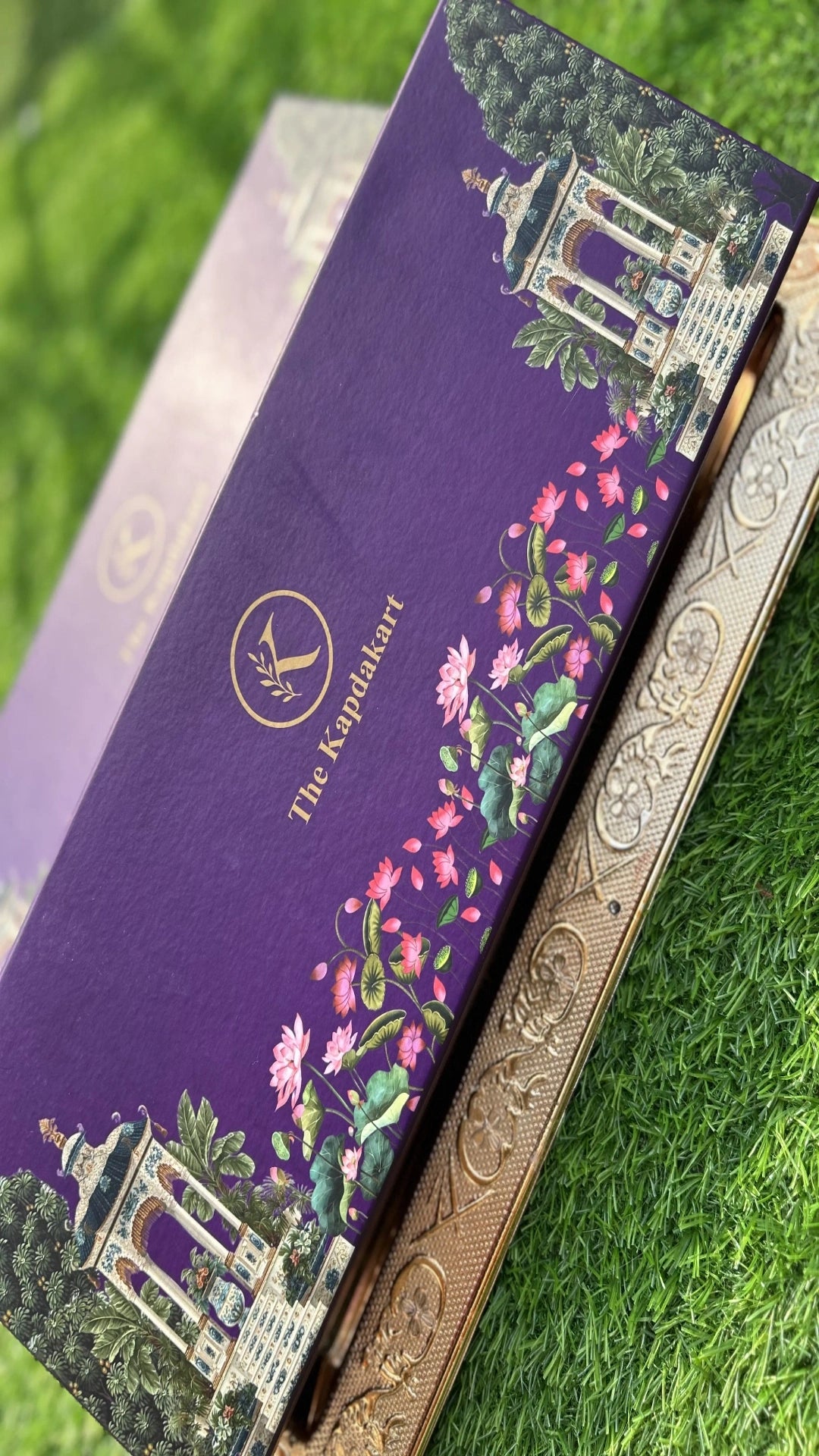 Reversible Pashmina Unisex Stoles With Curated Box Packaging