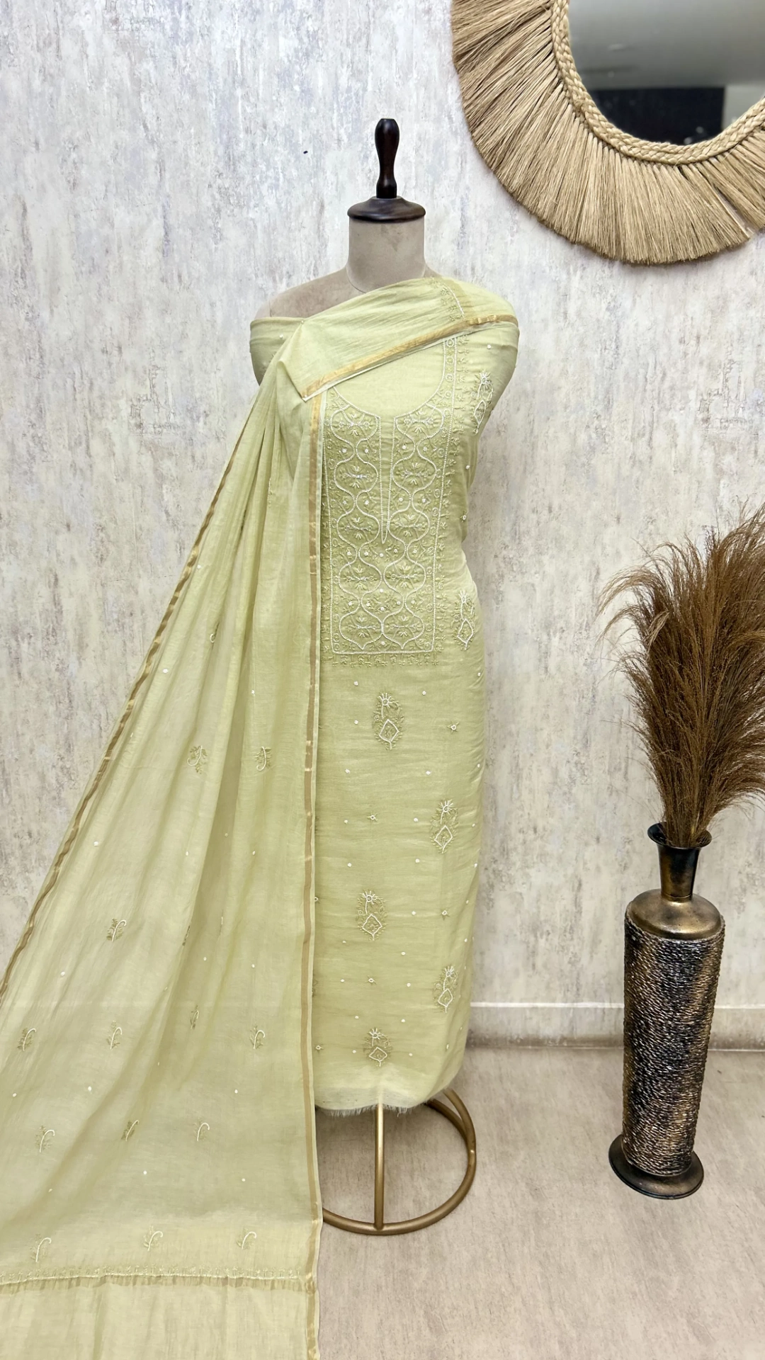 Delicate Doriya Dream Mul Unstitched Suits