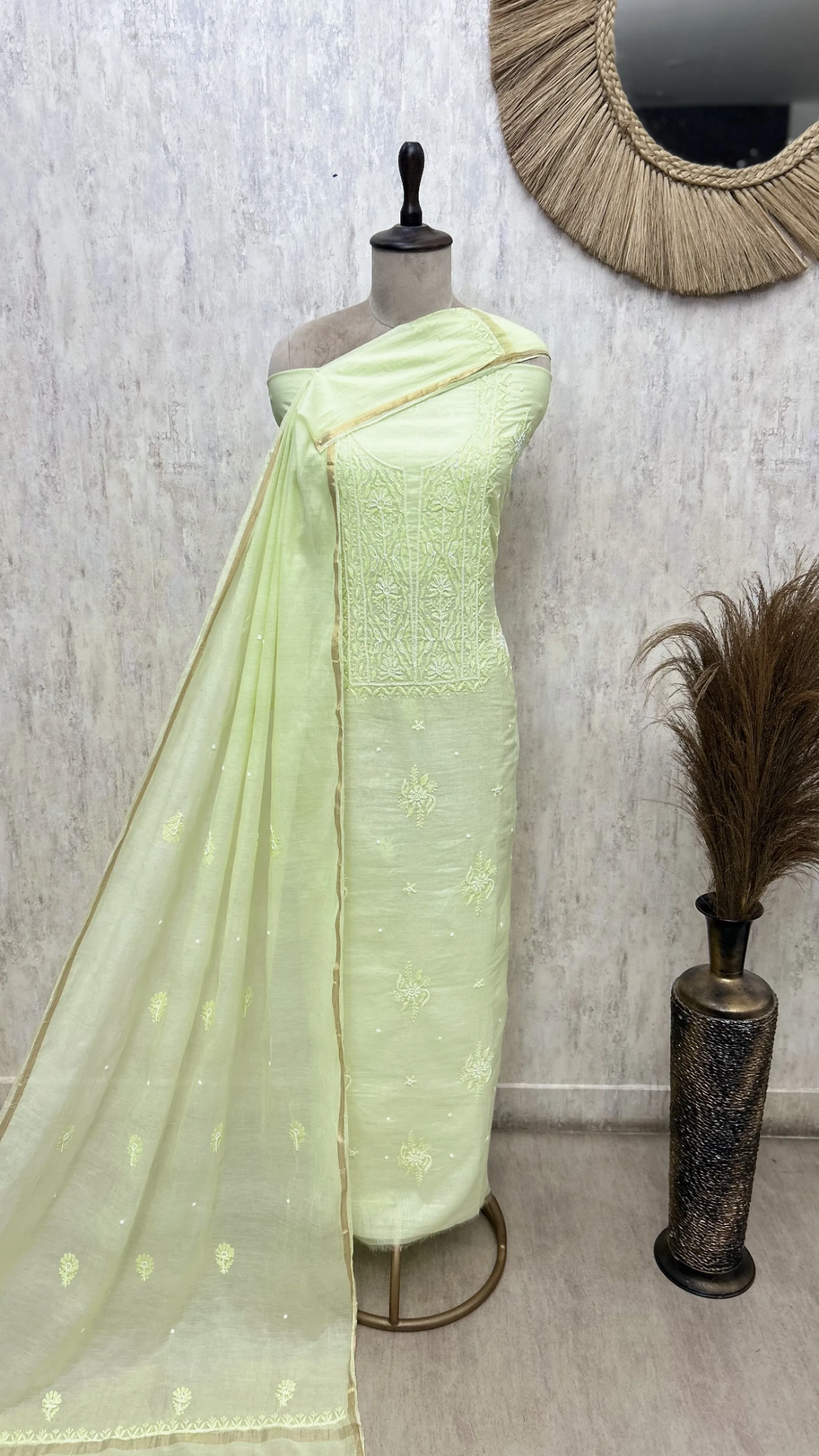 Delicate Doriya Dream Mul Unstitched Suits