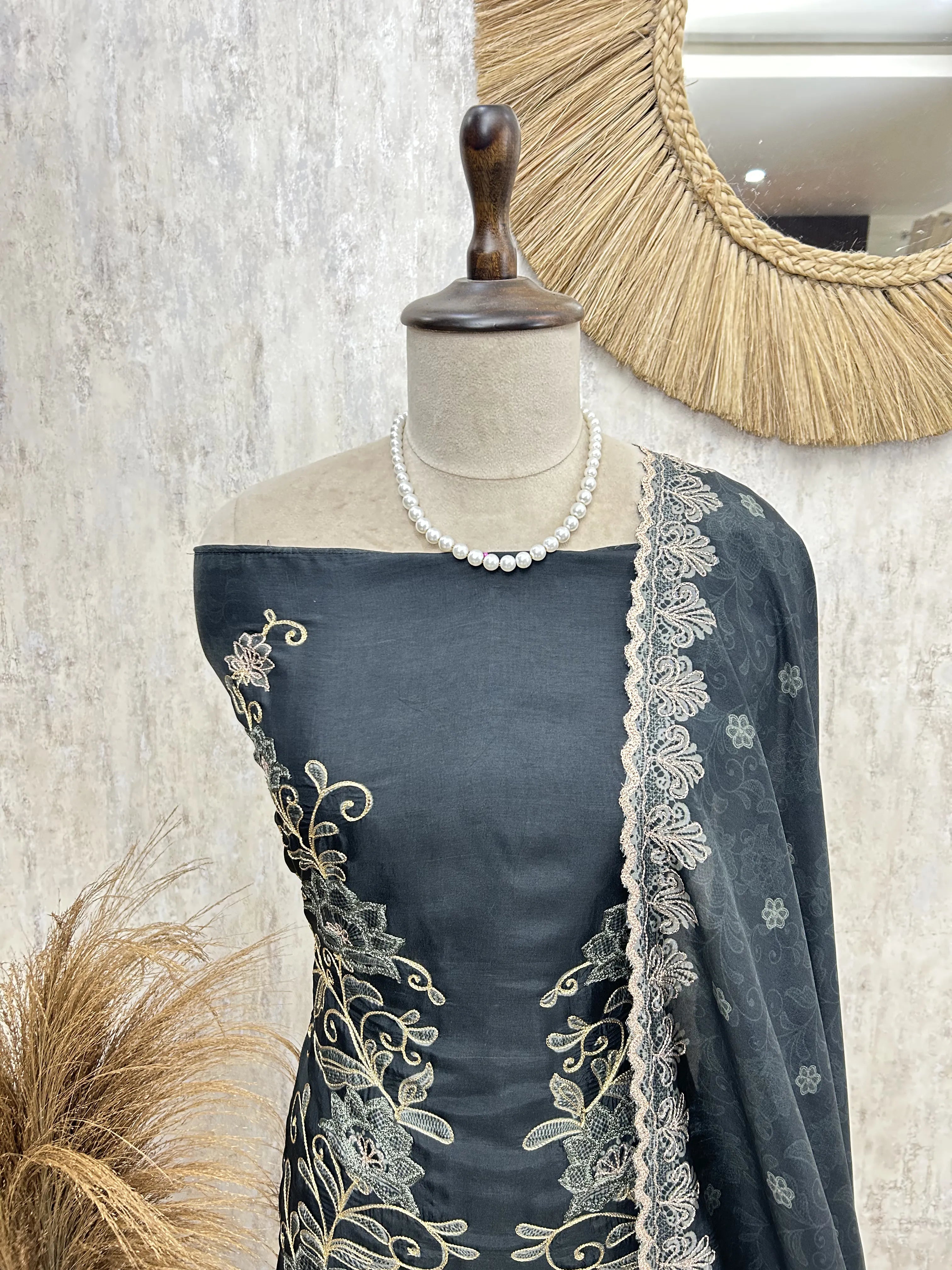 Regal Beauty Crepe Unstiched Suit