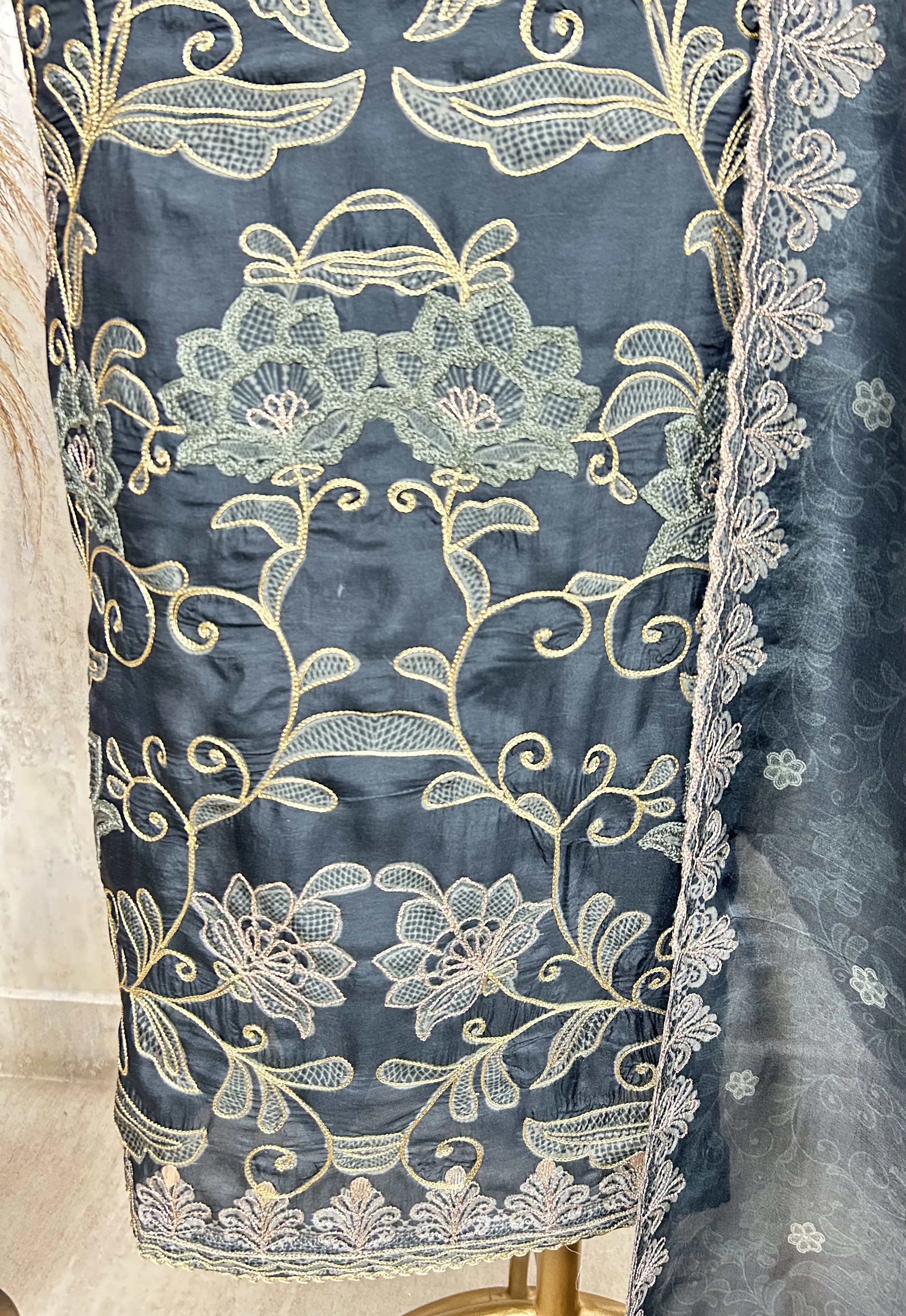 Regal Beauty Crepe Unstiched Suit