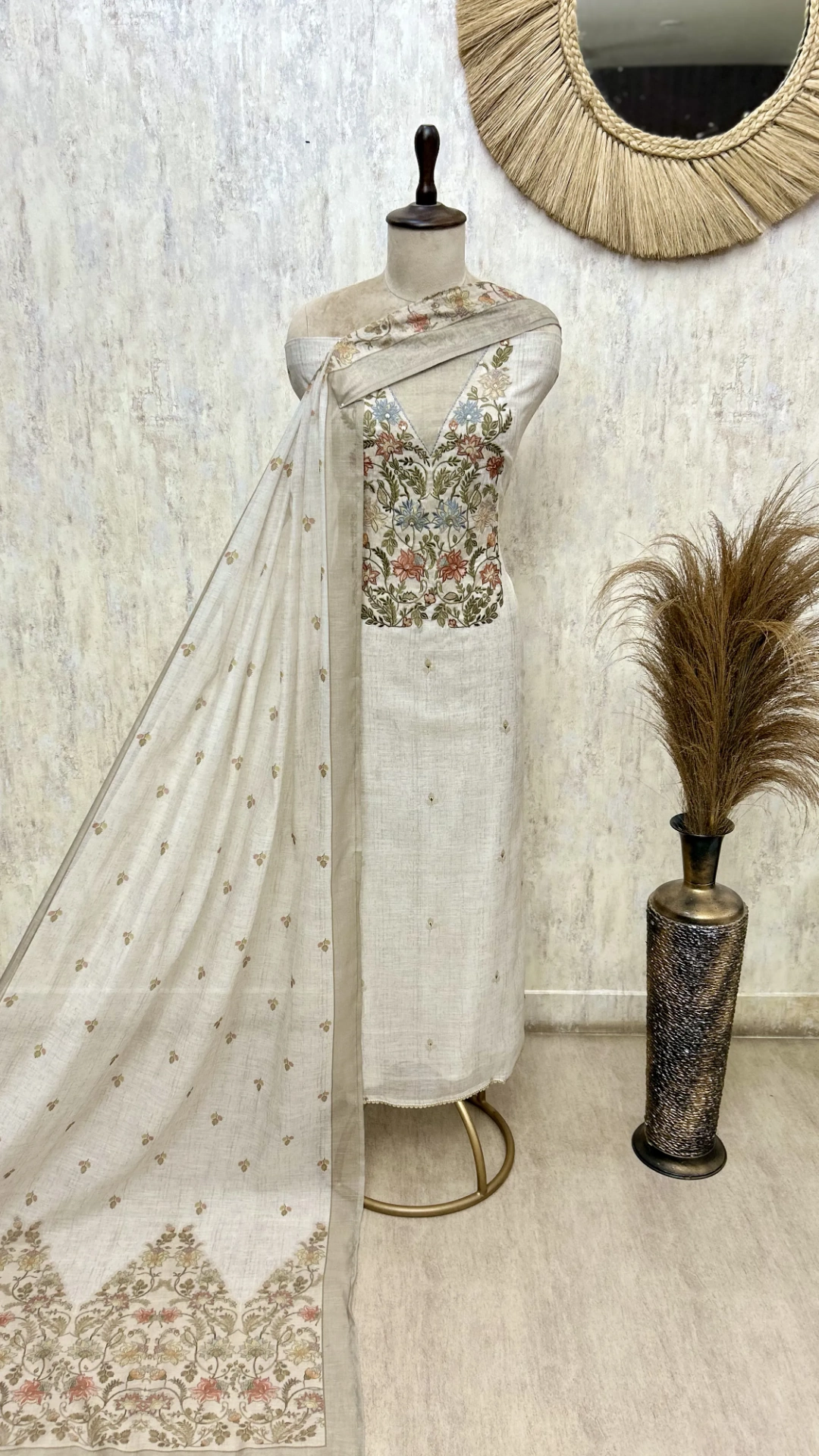 Vintage Floral Charm Maheshwari Unstitched Suit
