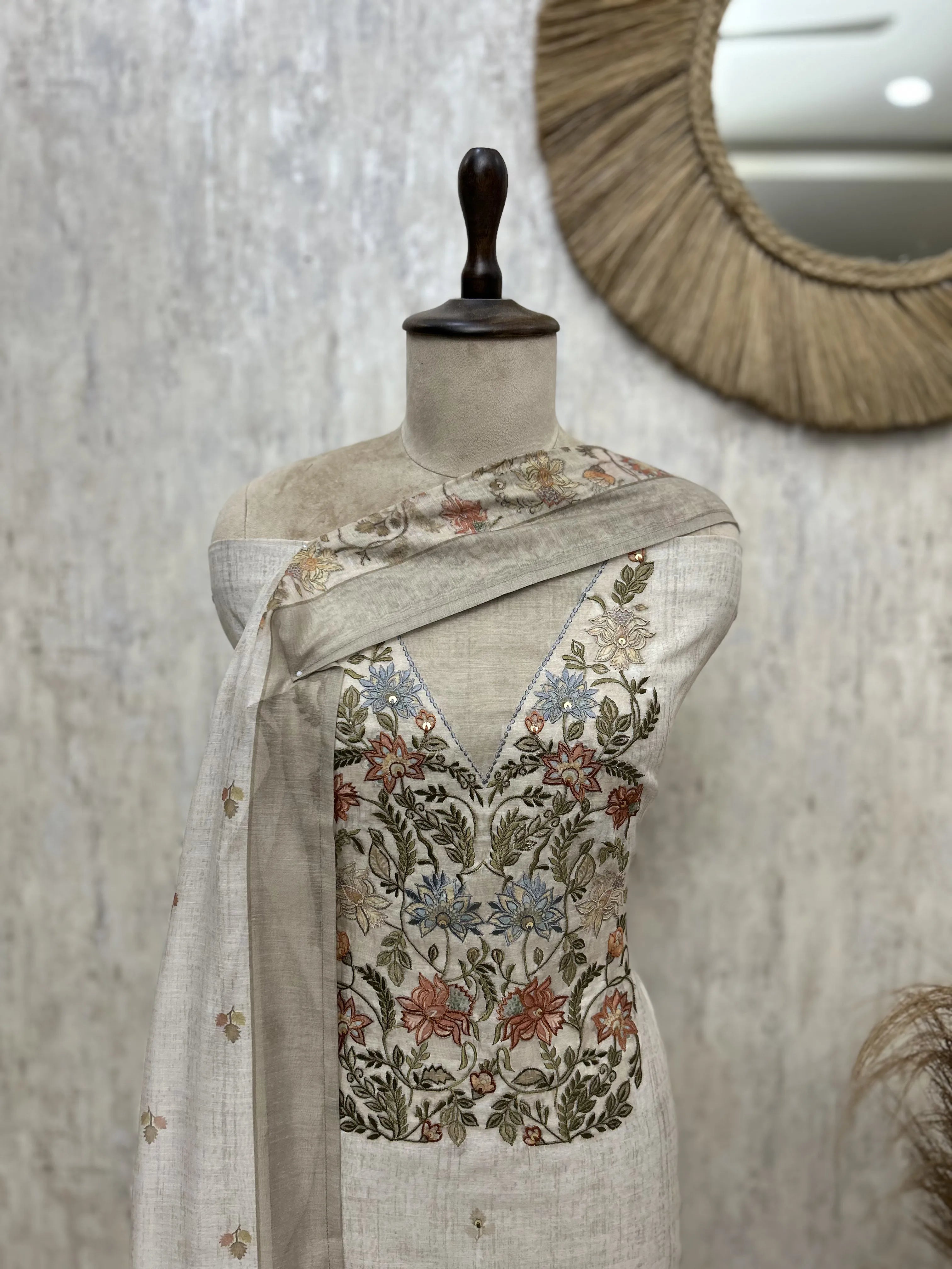 Vintage Floral Charm Maheshwari Unstitched Suit