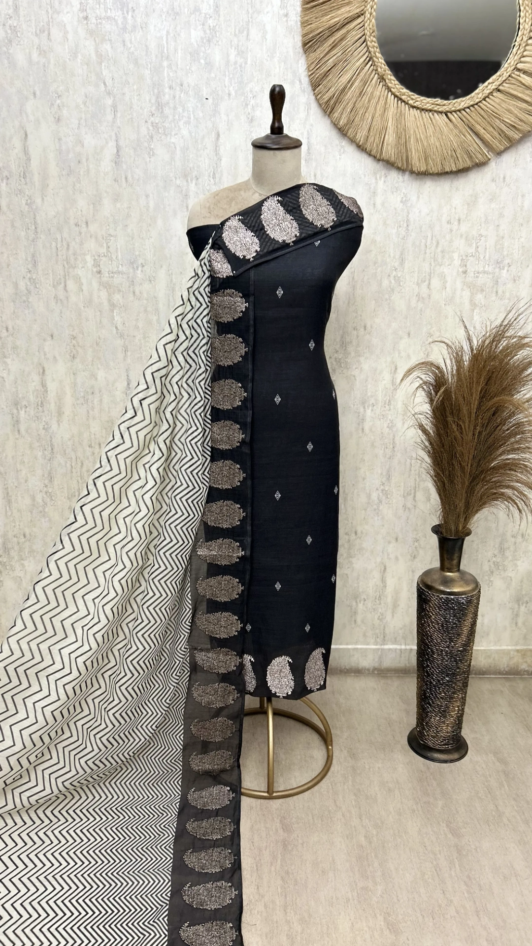 Heritage Gleam Linen Unstitched Suit