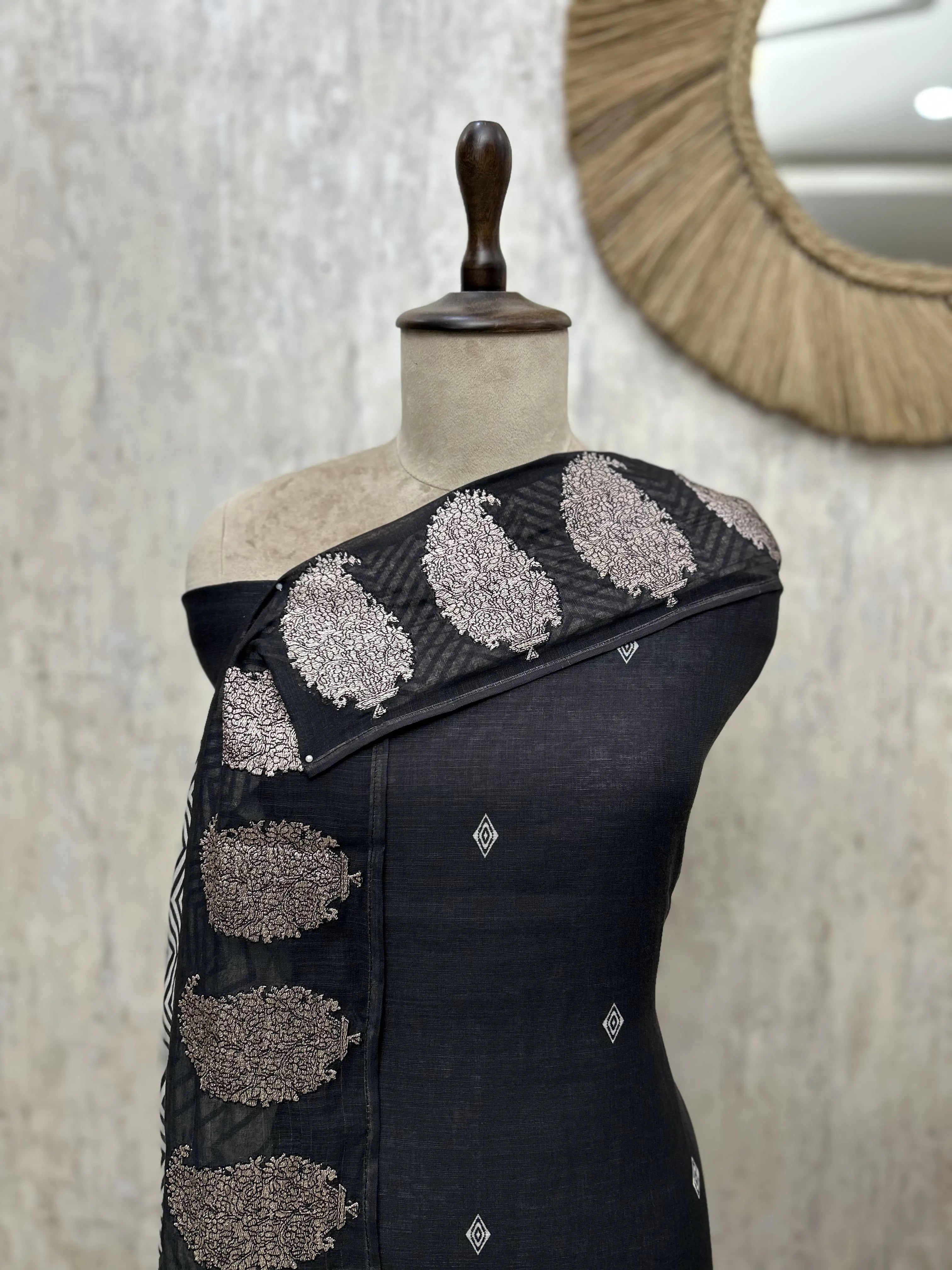 Heritage Gleam Linen Unstitched Suit
