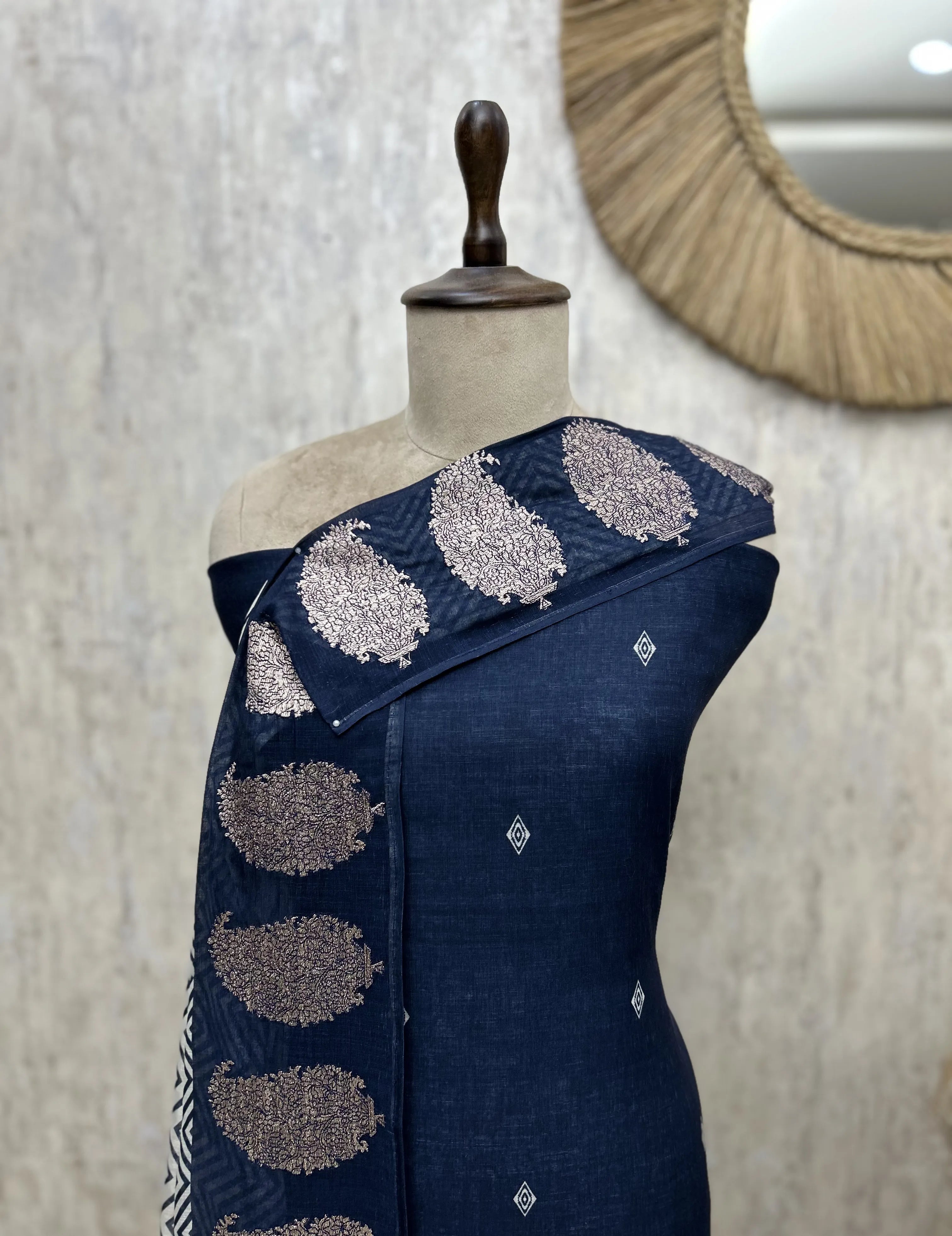 Heritage Gleam Linen Unstitched Suit