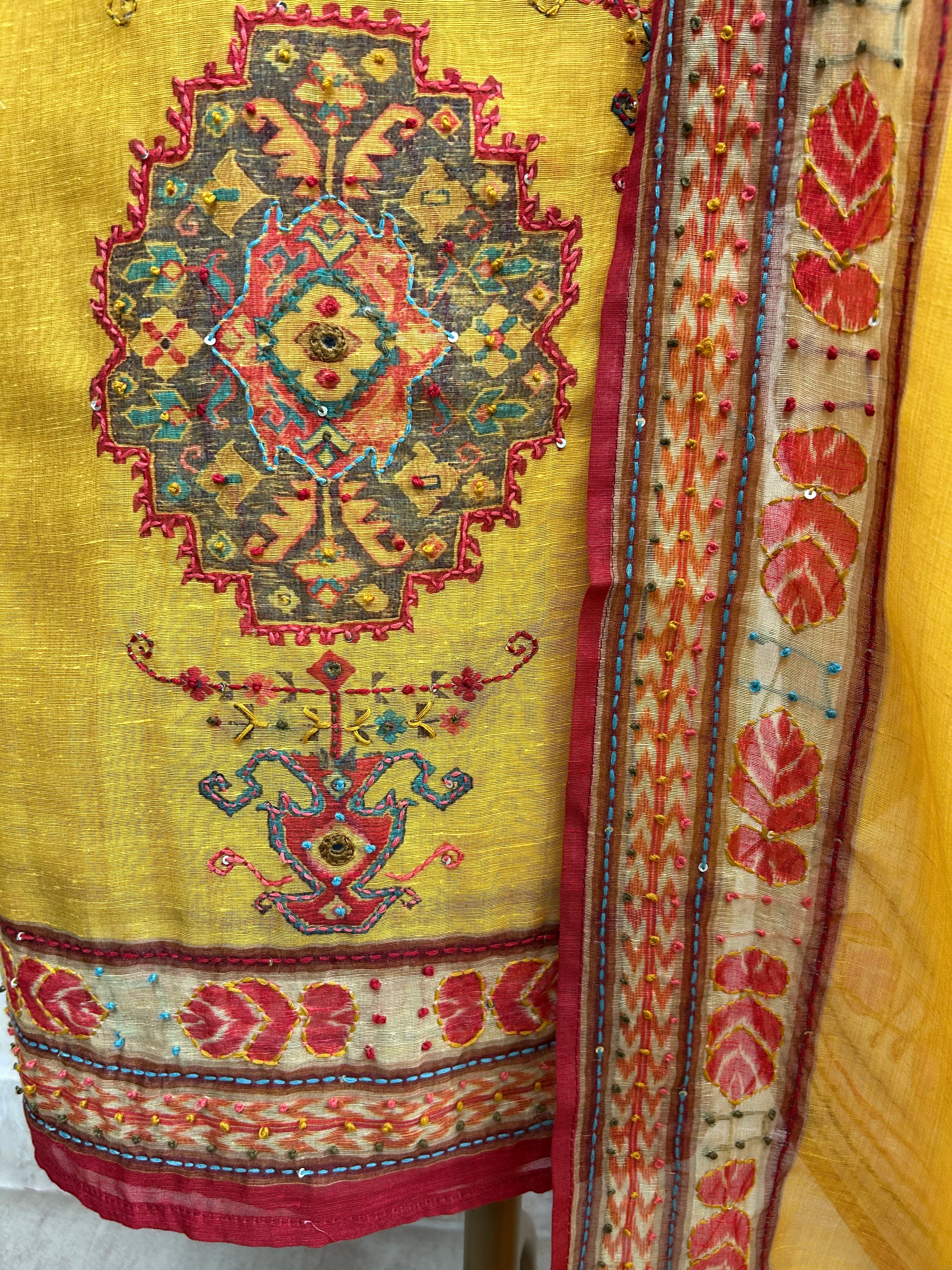 Linen Unstitched Suit Set With Kantha Embroidery