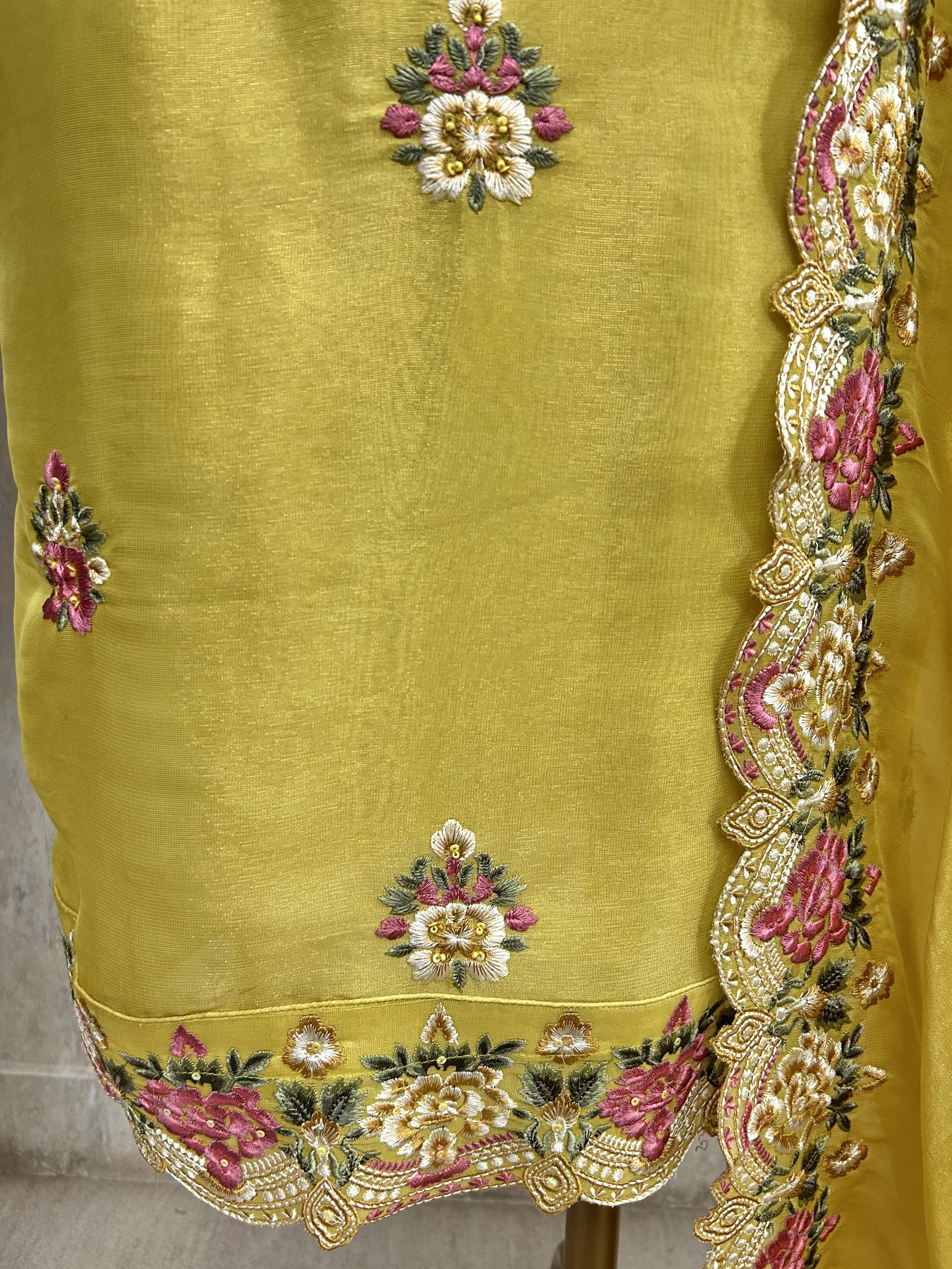 Blush Bloom Elegance Unstiched Suit