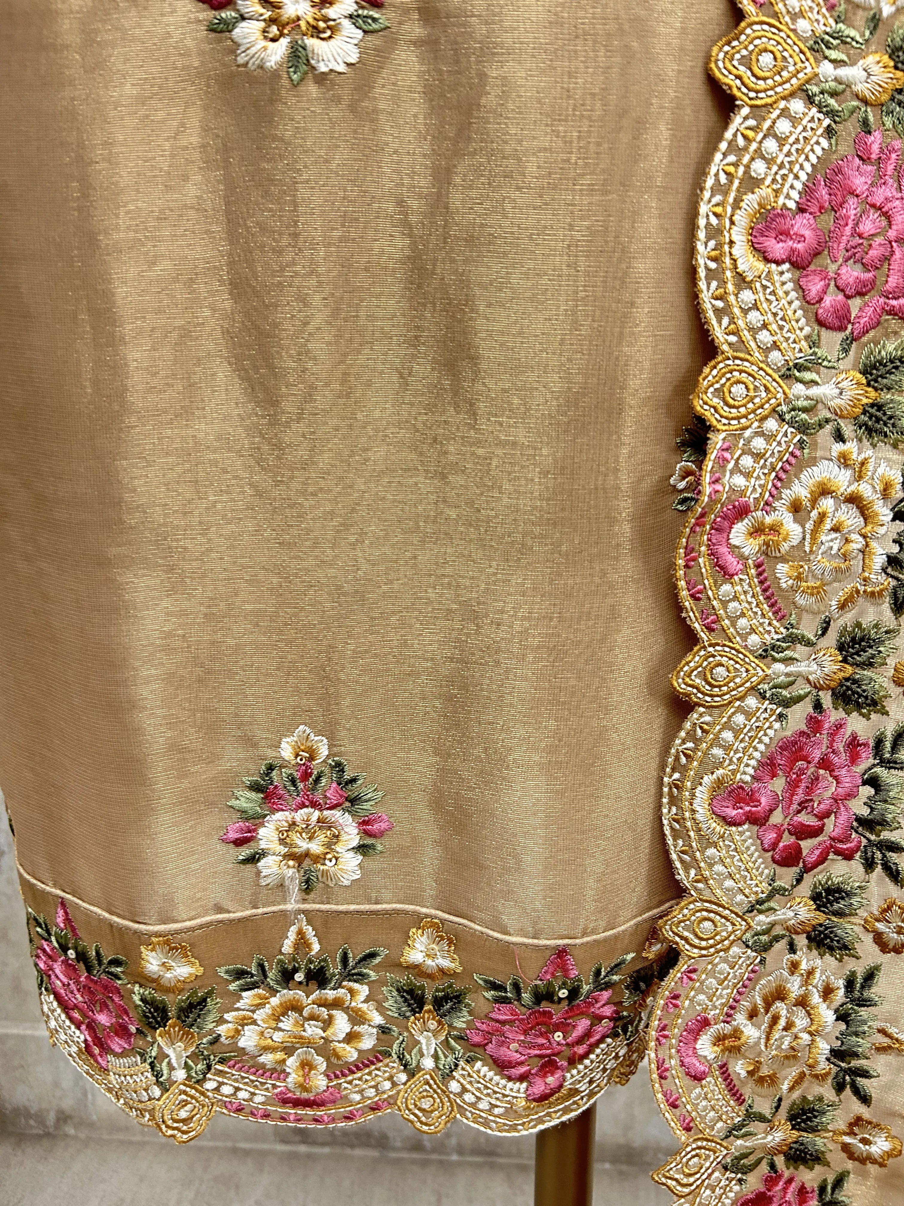 Blush Bloom Elegance Unstiched Suit
