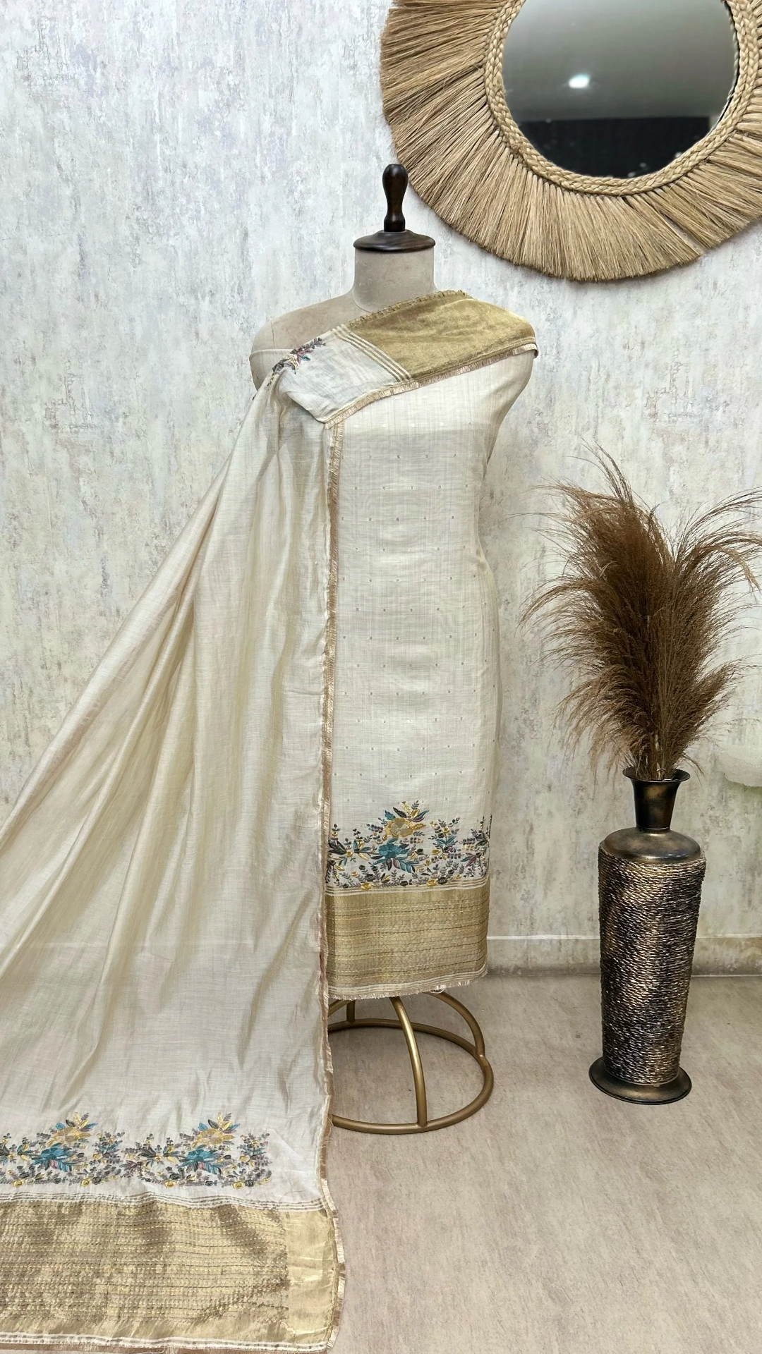 Floral Loom Jamdani Linen Ensemble Unstitched Suits