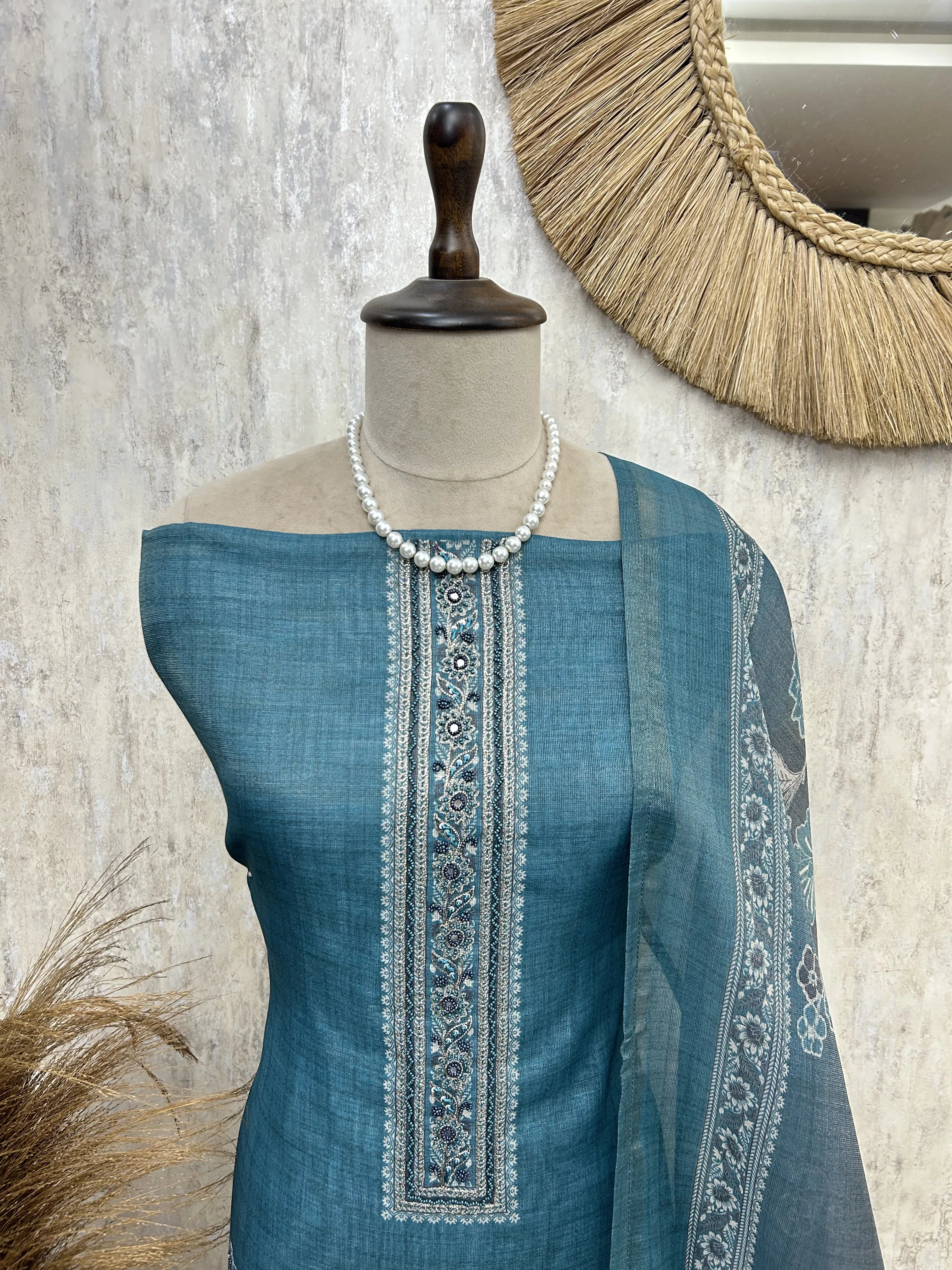 Floral Elegance Unstiched Suit