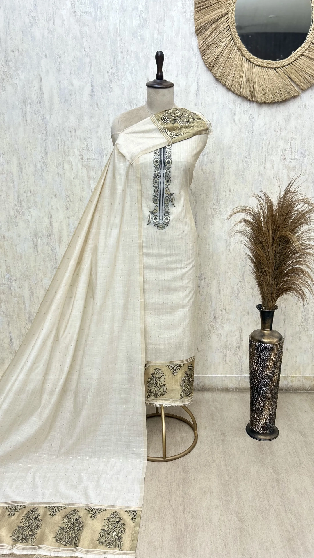 Sunlit Jamdani Linen Unstitched Suit