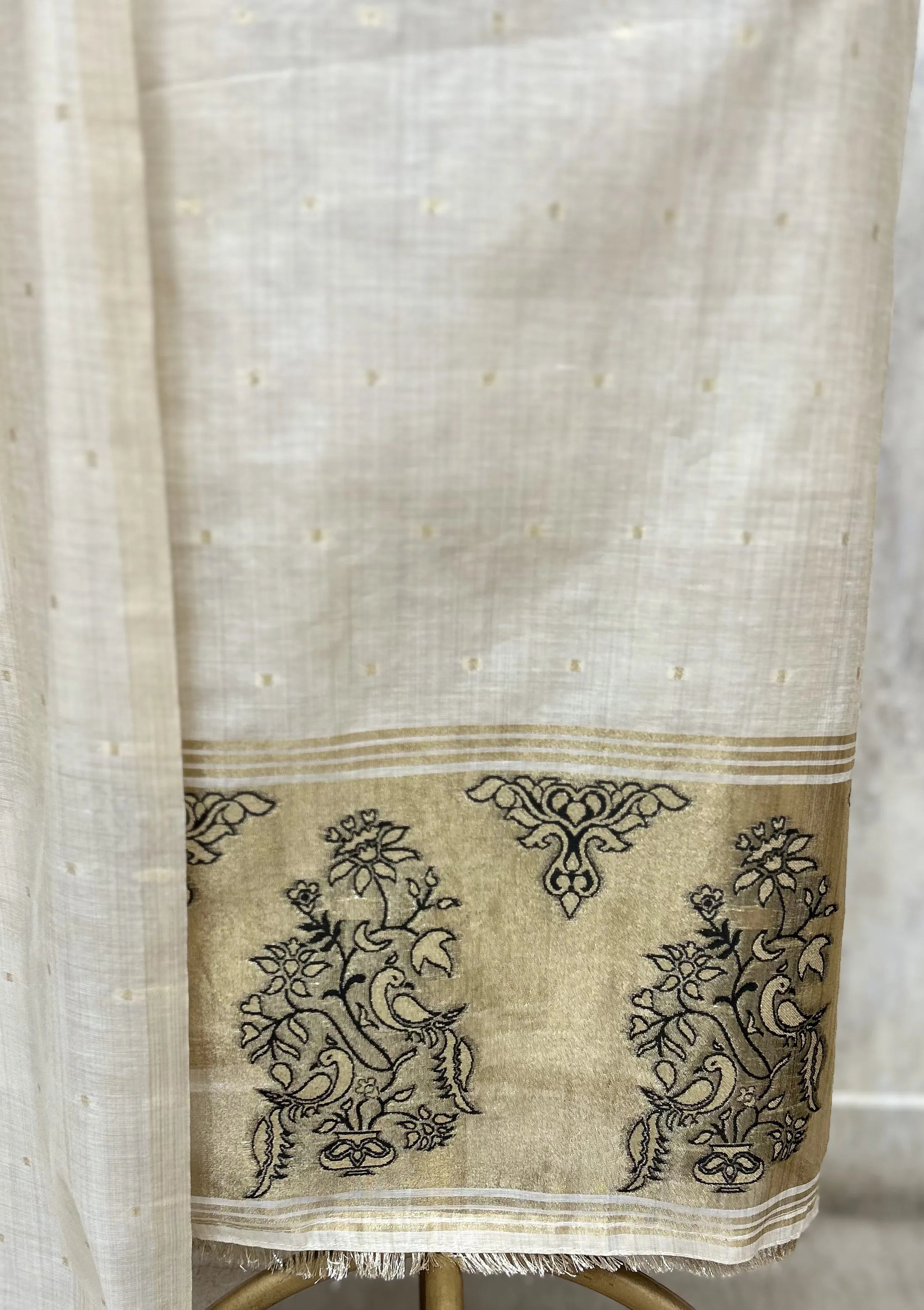 Sunlit Jamdani Linen Unstitched Suit