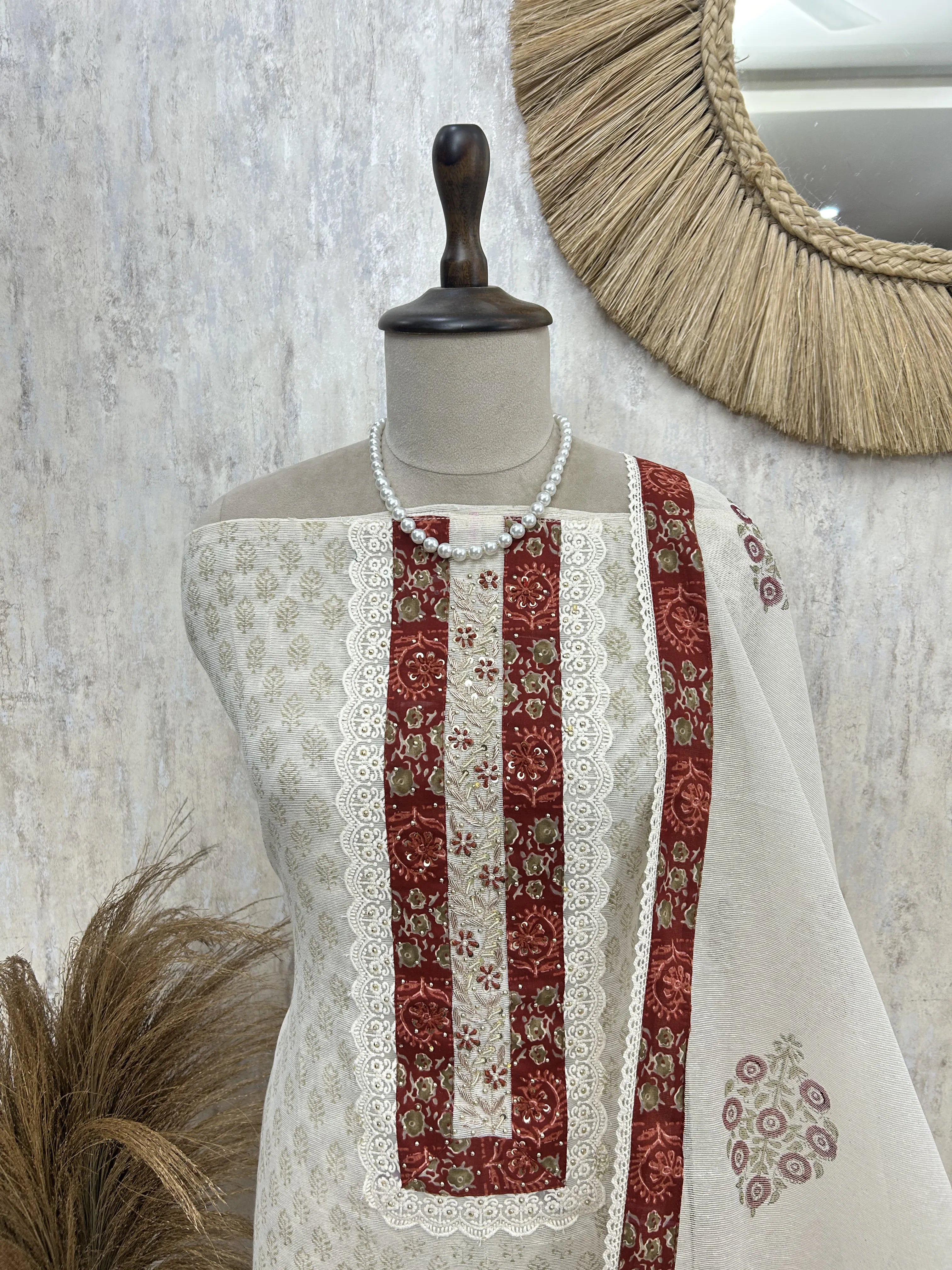 Timeless Ethnic Elegance Unstiched Suit