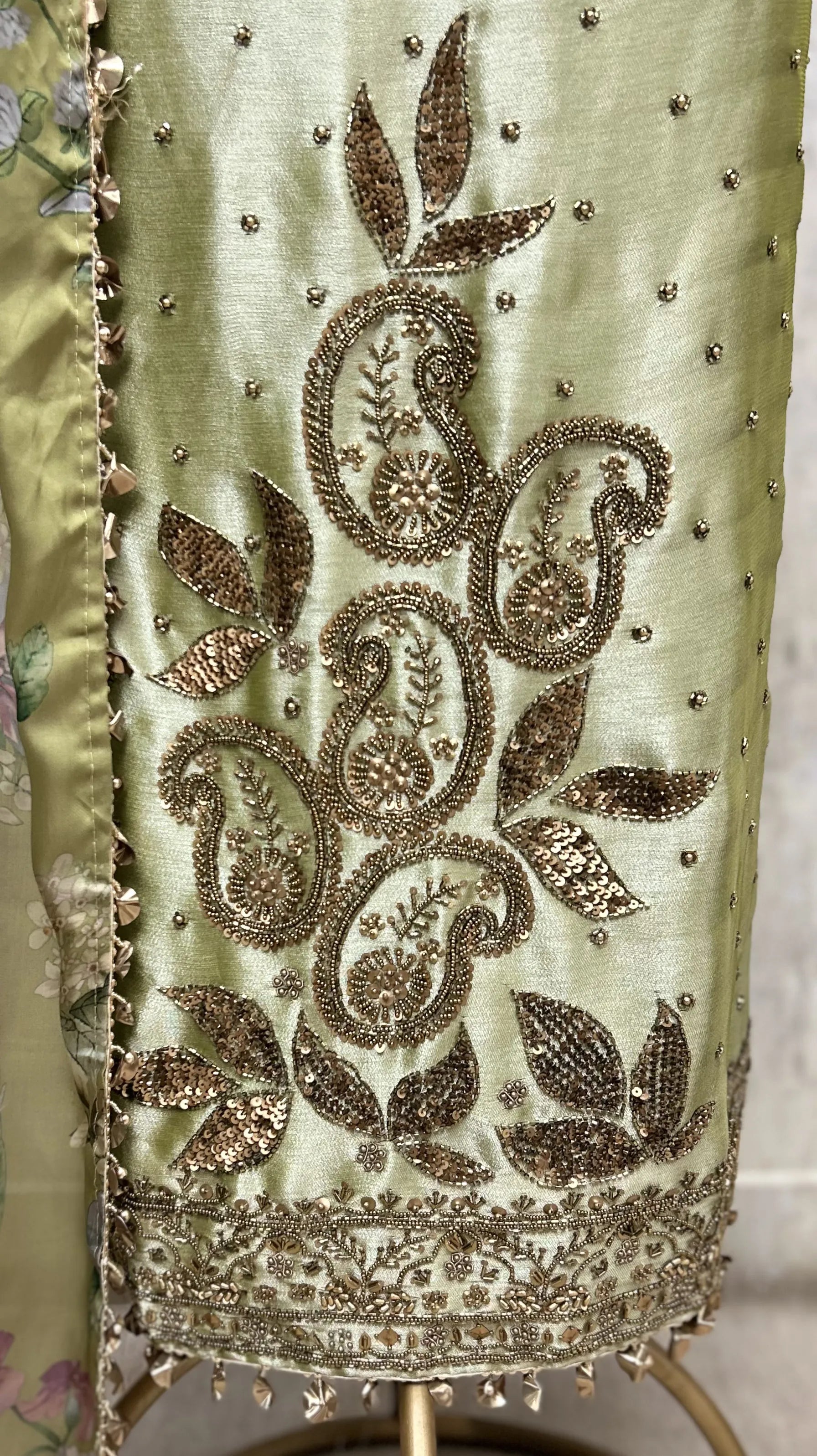 Orchid Glow Giraffe Tissue Unstitched Suit