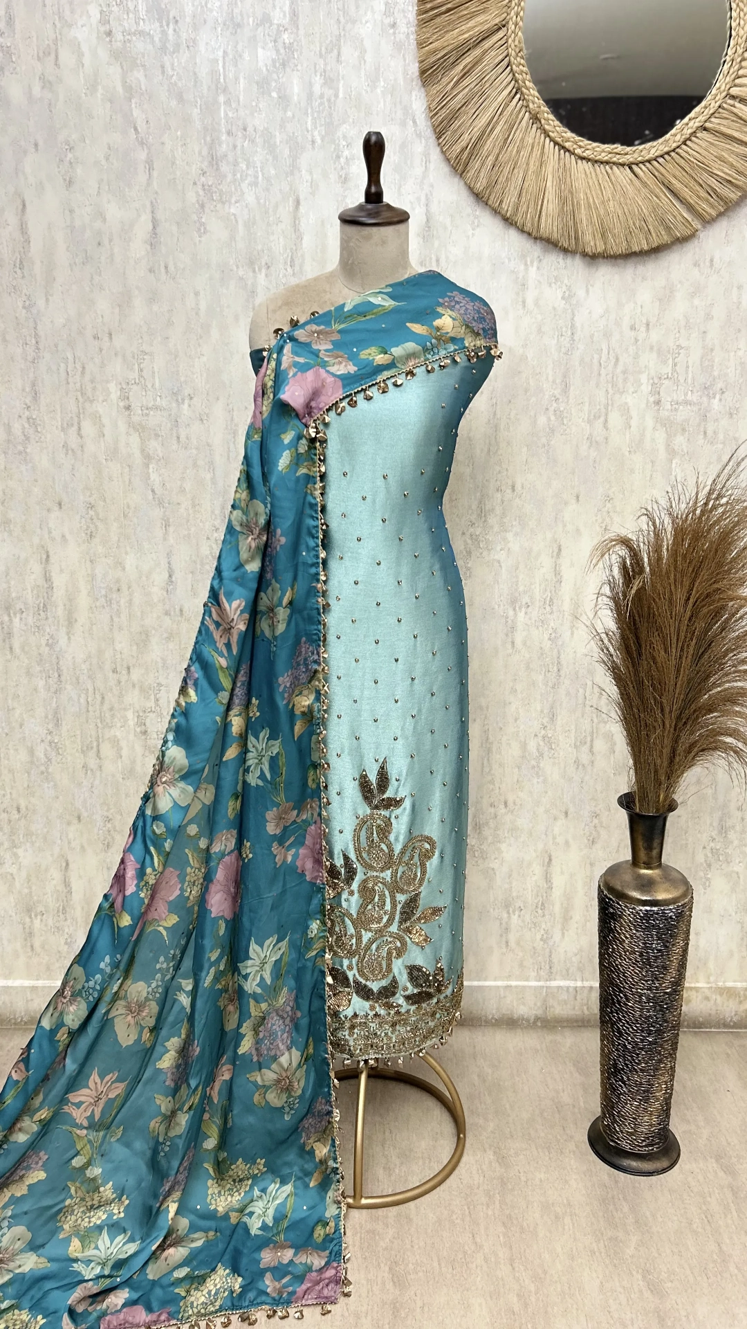 Orchid Glow Giraffe Tissue Unstitched Suit