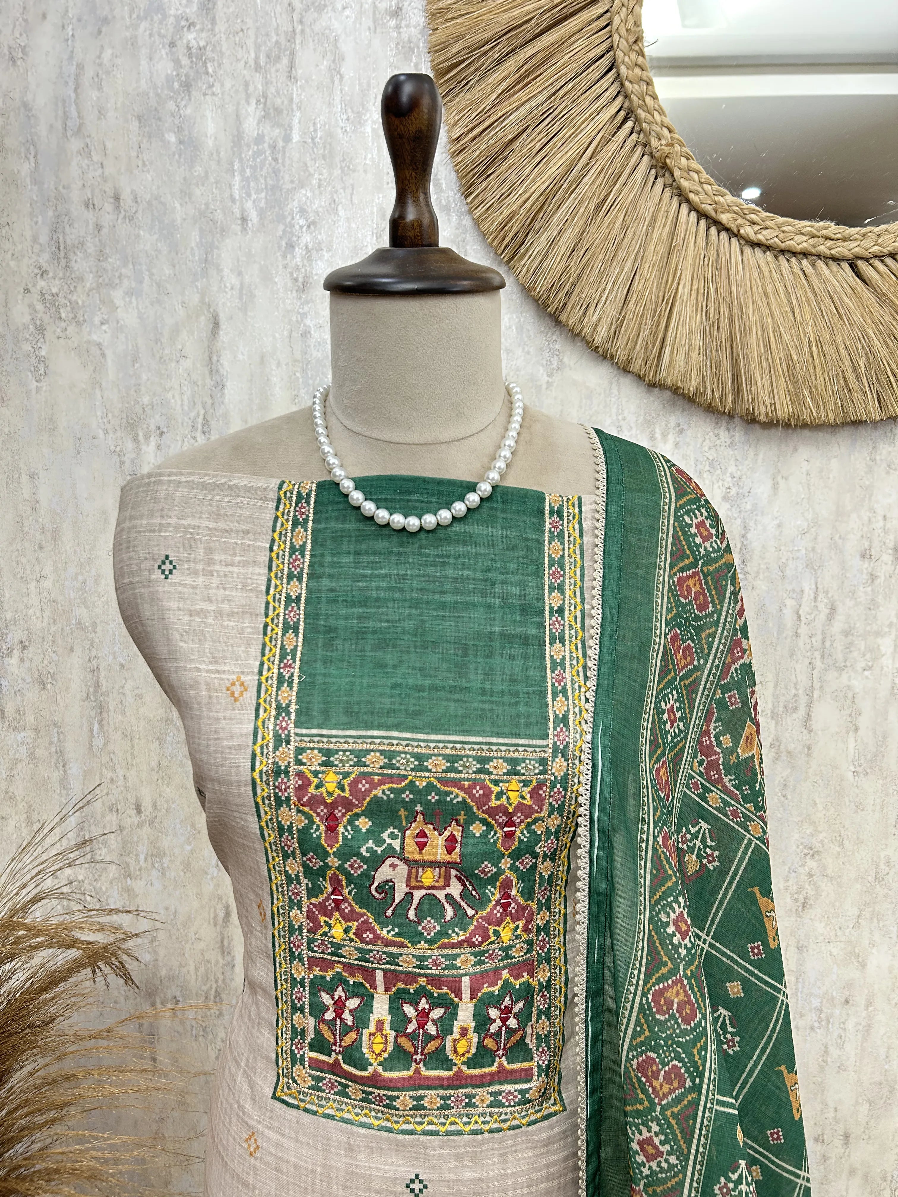Royal Elephant Heritage Linen Unstitched Suit