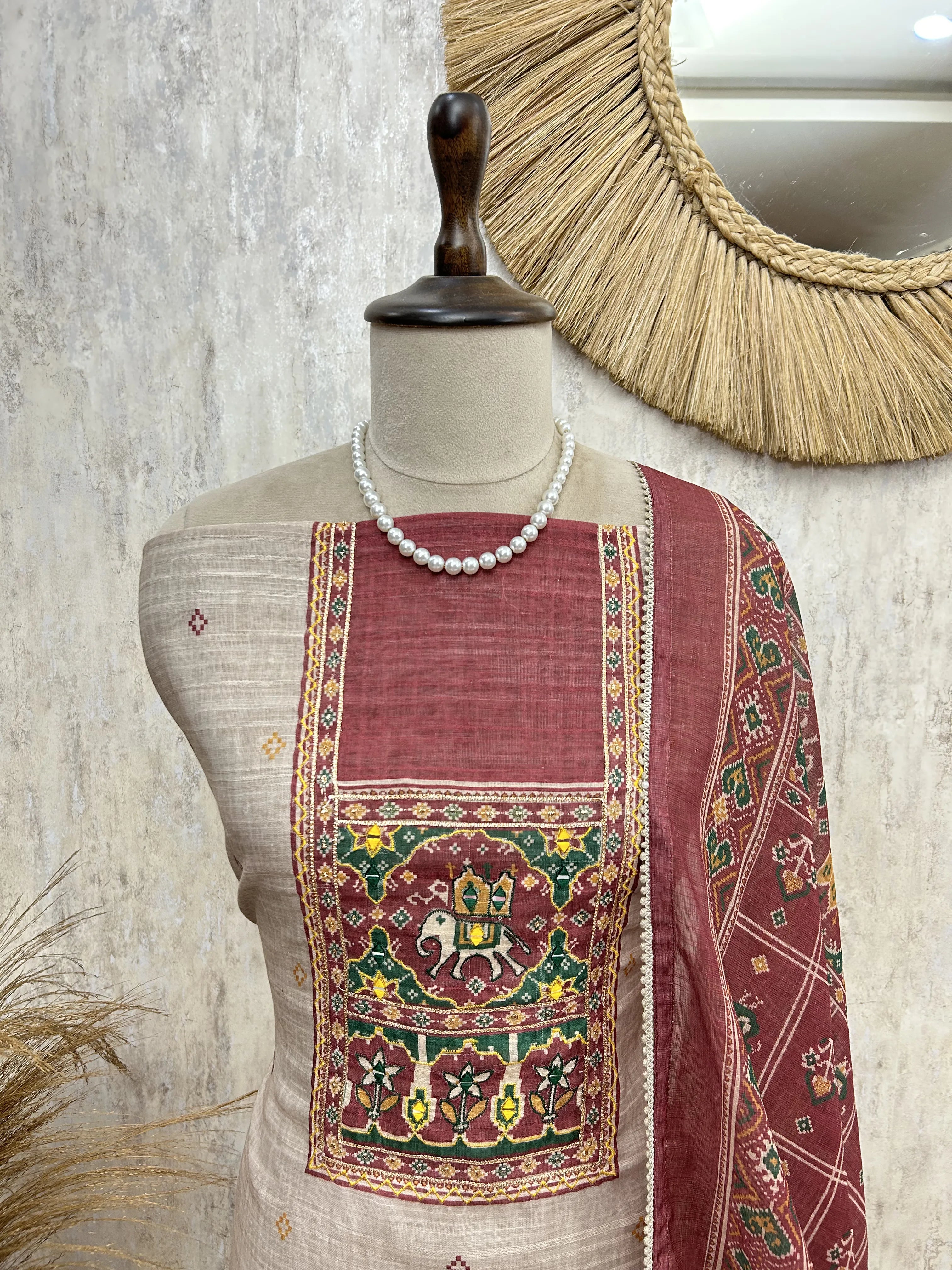 Royal Elephant Heritage Linen Unstitched Suit