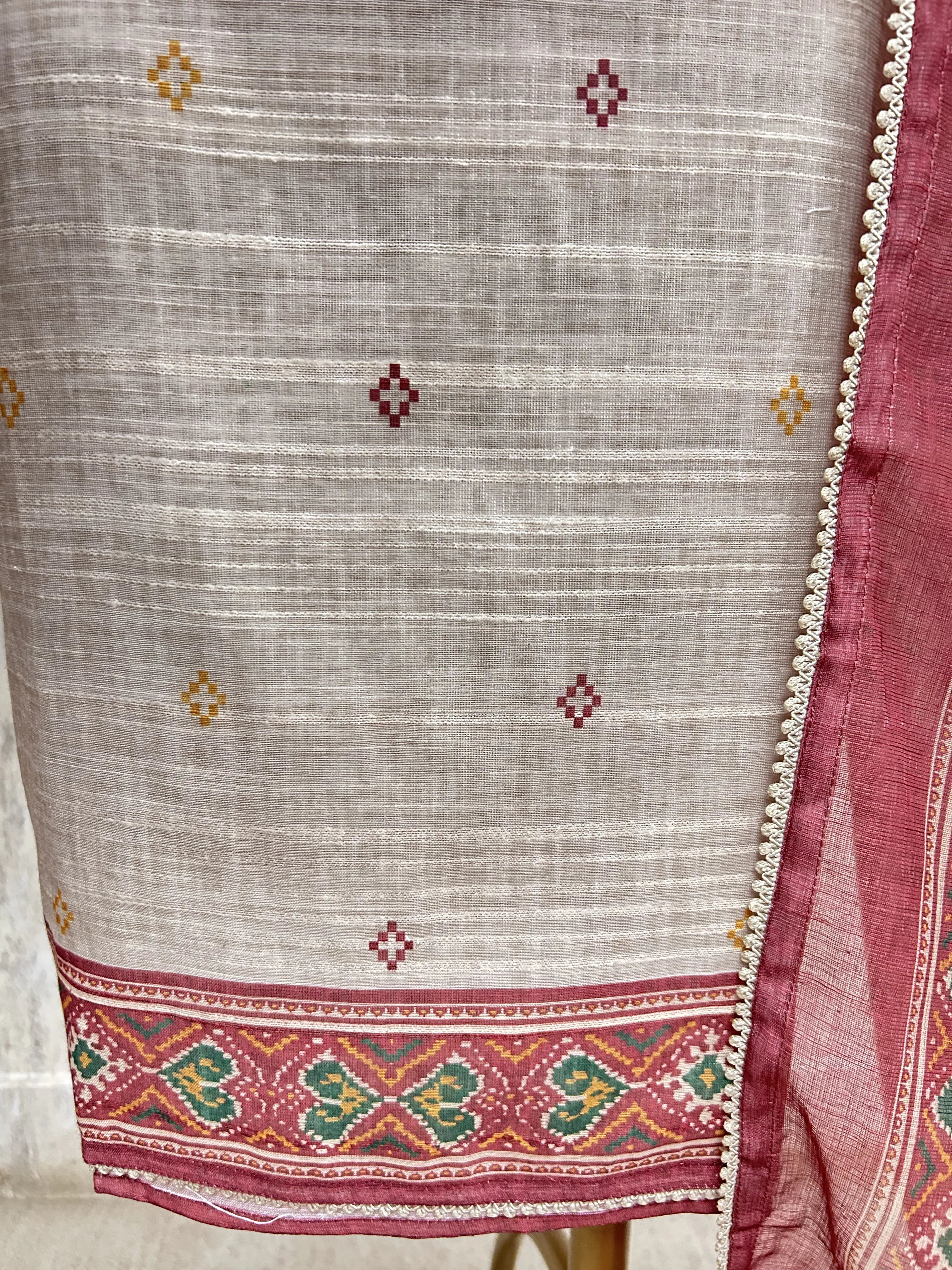 Royal Elephant Heritage Linen Unstitched Suit