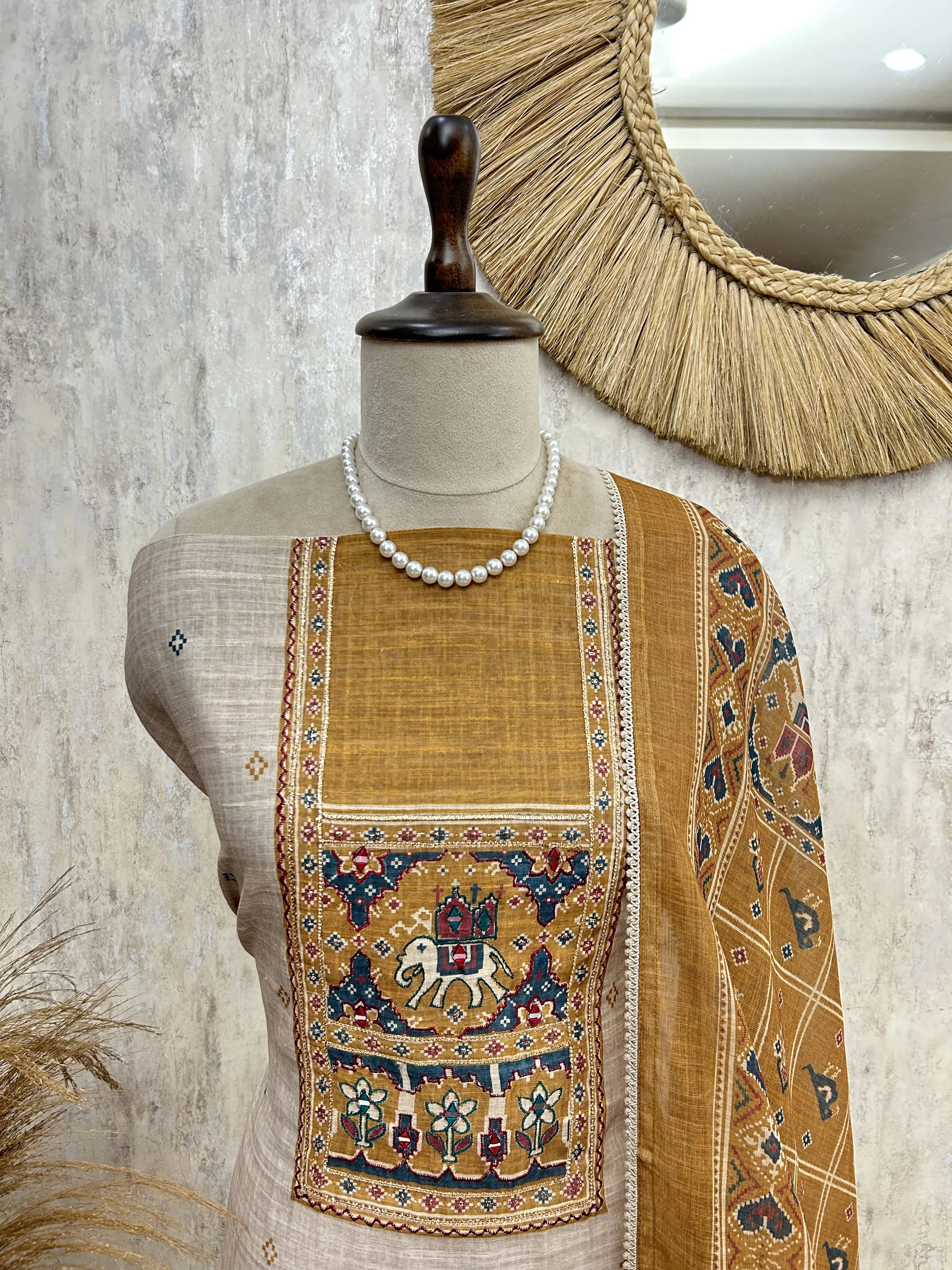 Royal Elephant Heritage Linen Unstitched Suit