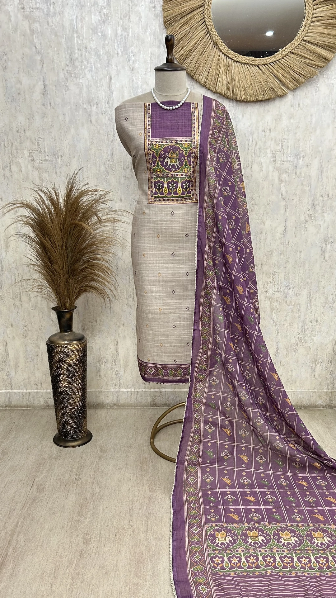 Royal Elephant Heritage Linen Unstitched Suit