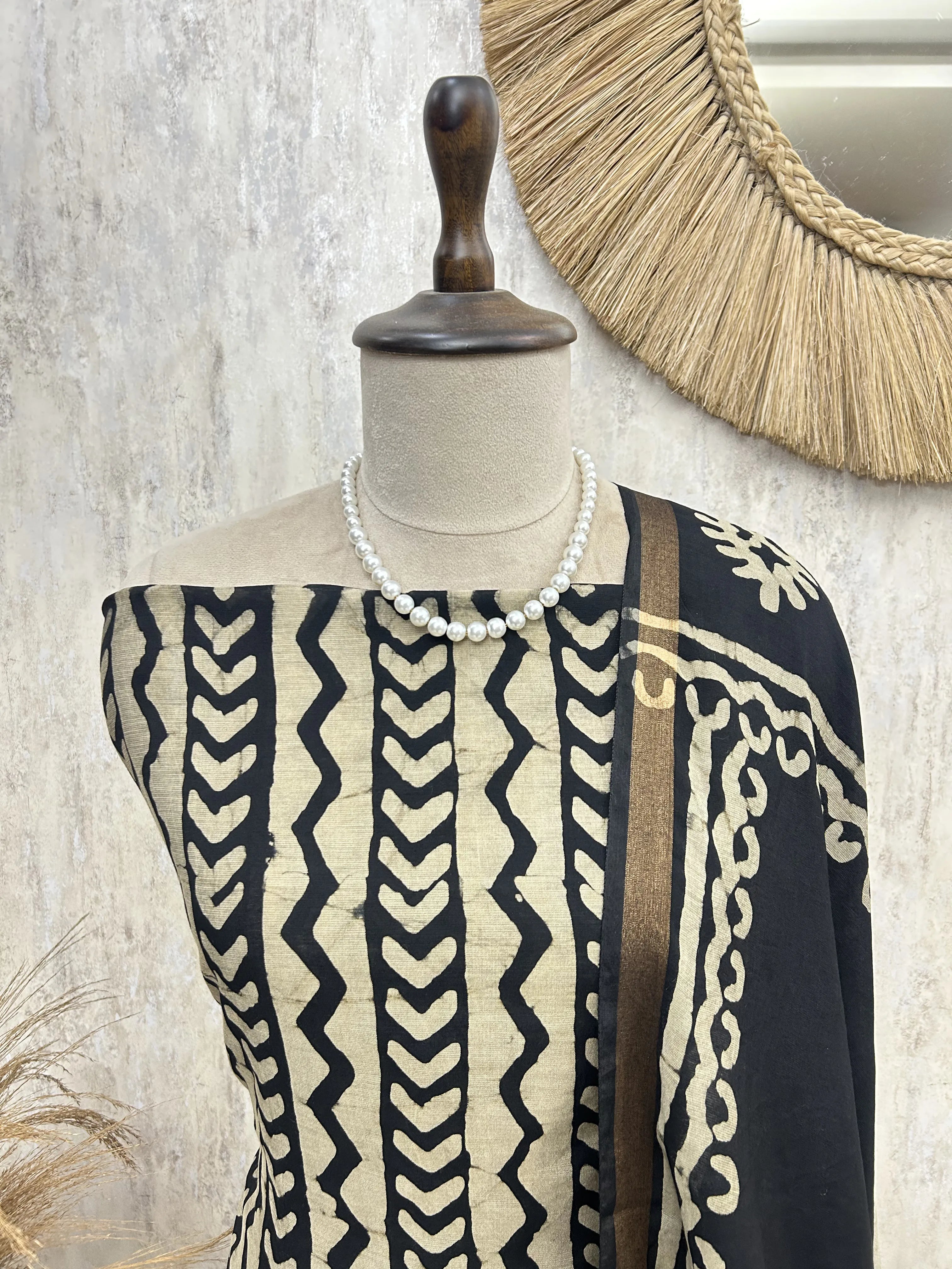 Chic Ethnic Lines Unstitched Suit