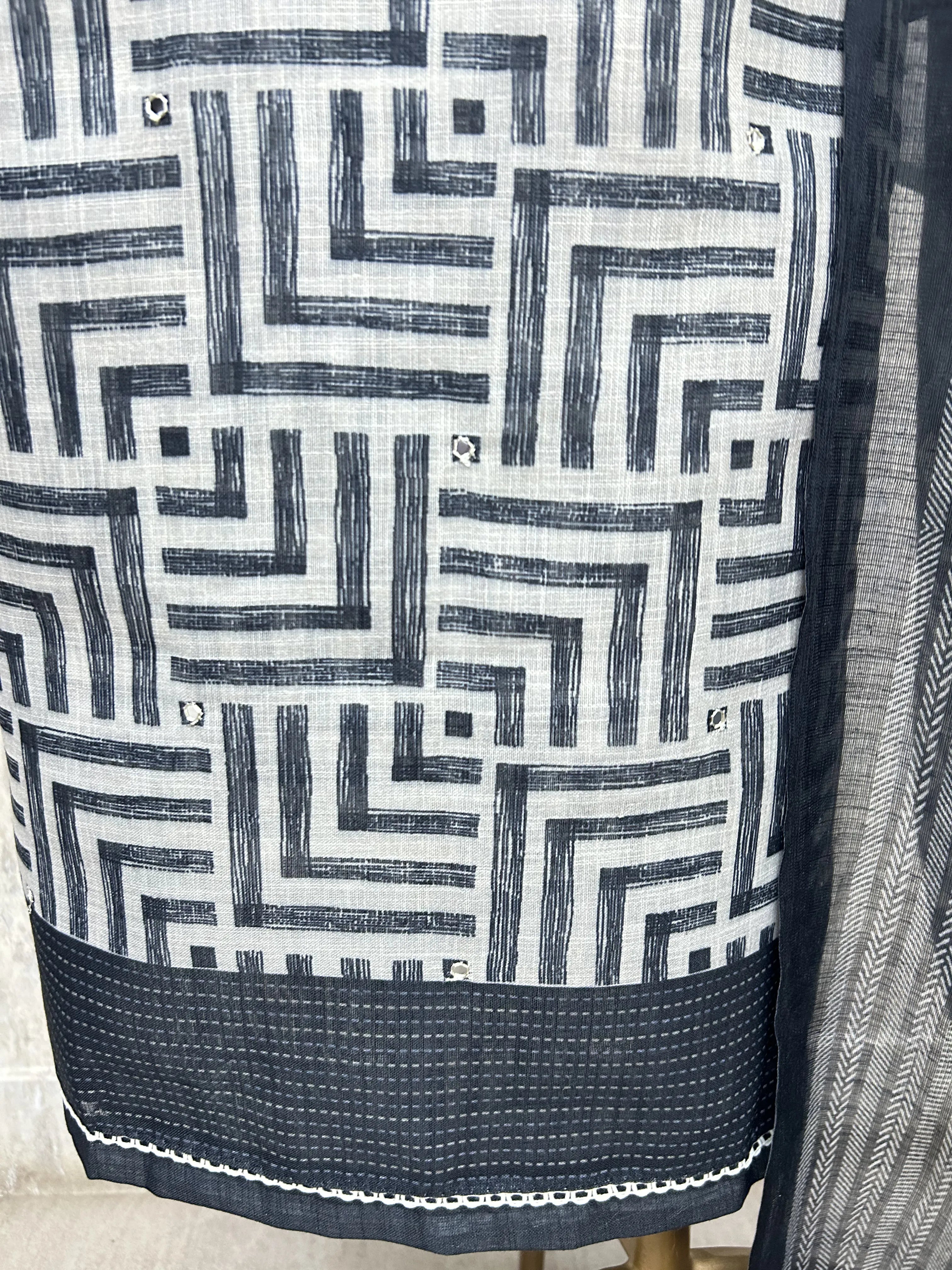 Classic Maze Charm Unstitched Suit