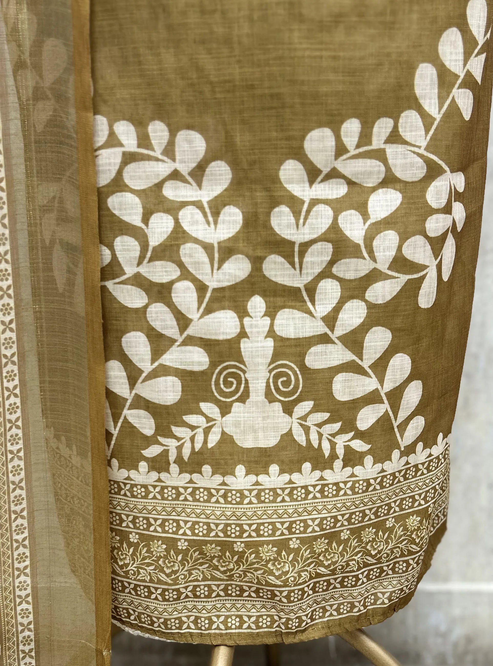 Verdant Heritage Linen Unstitched Suit