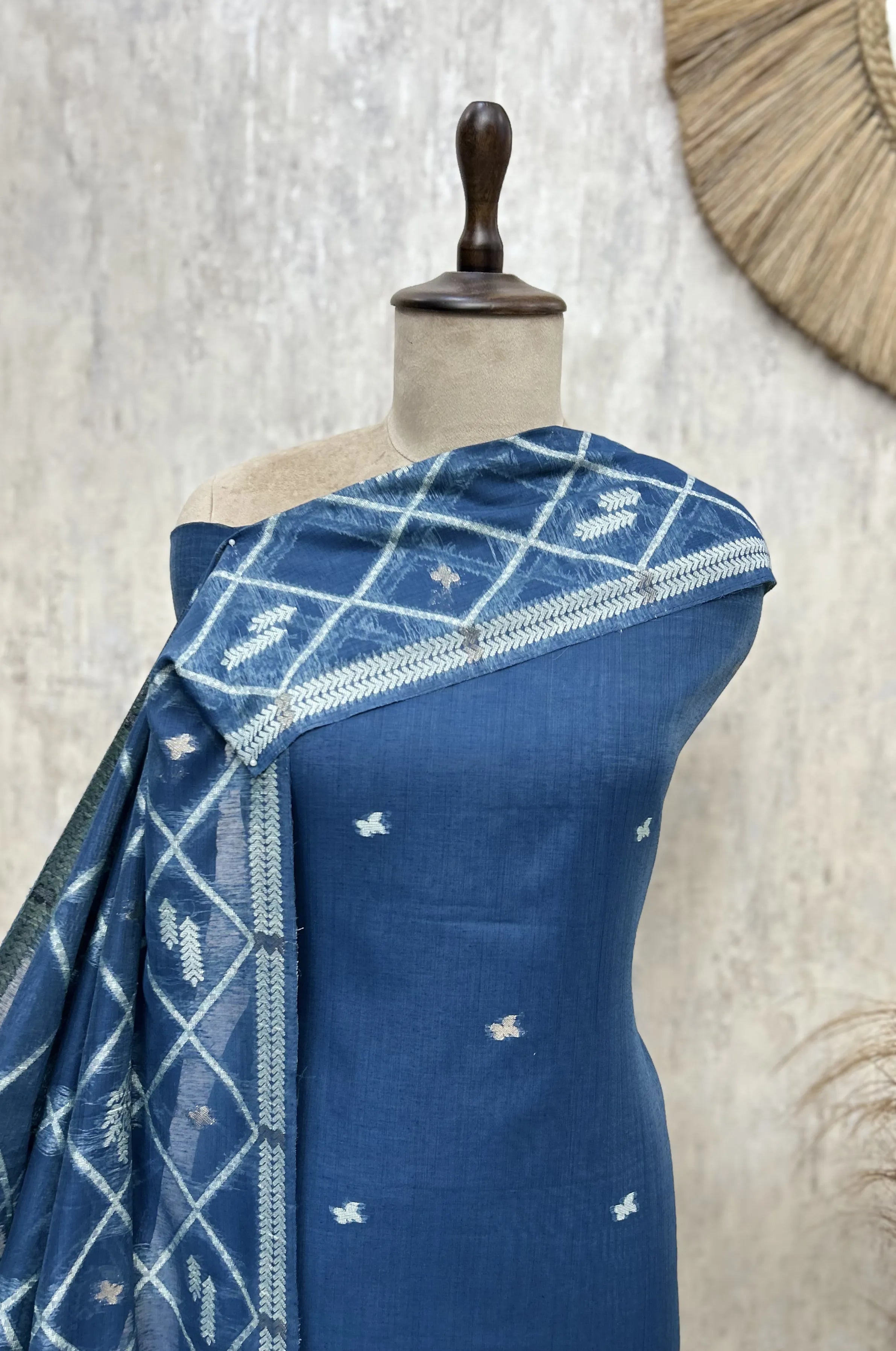 Azure Bloom Jamdani Linen Unstitched Suits