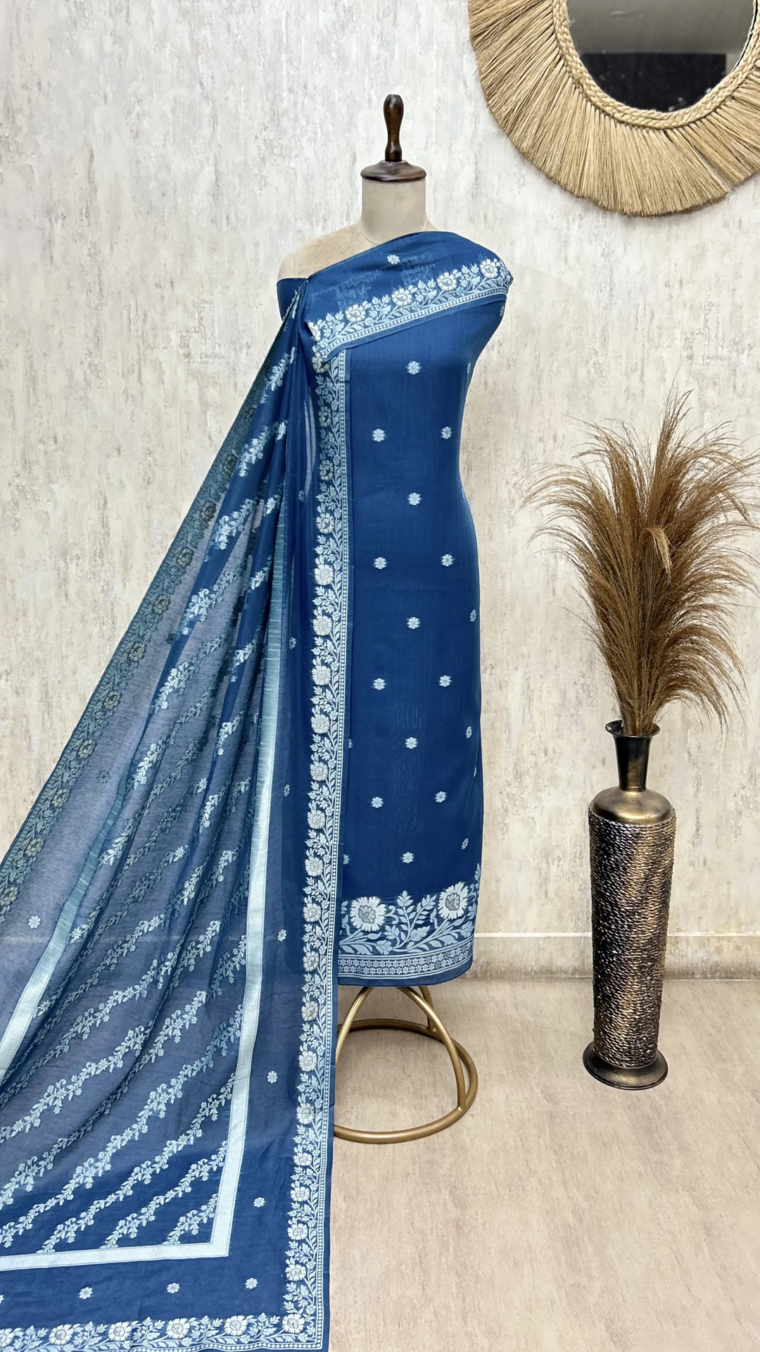 Azure Bloom Jamdani Linen Unstitched Suits