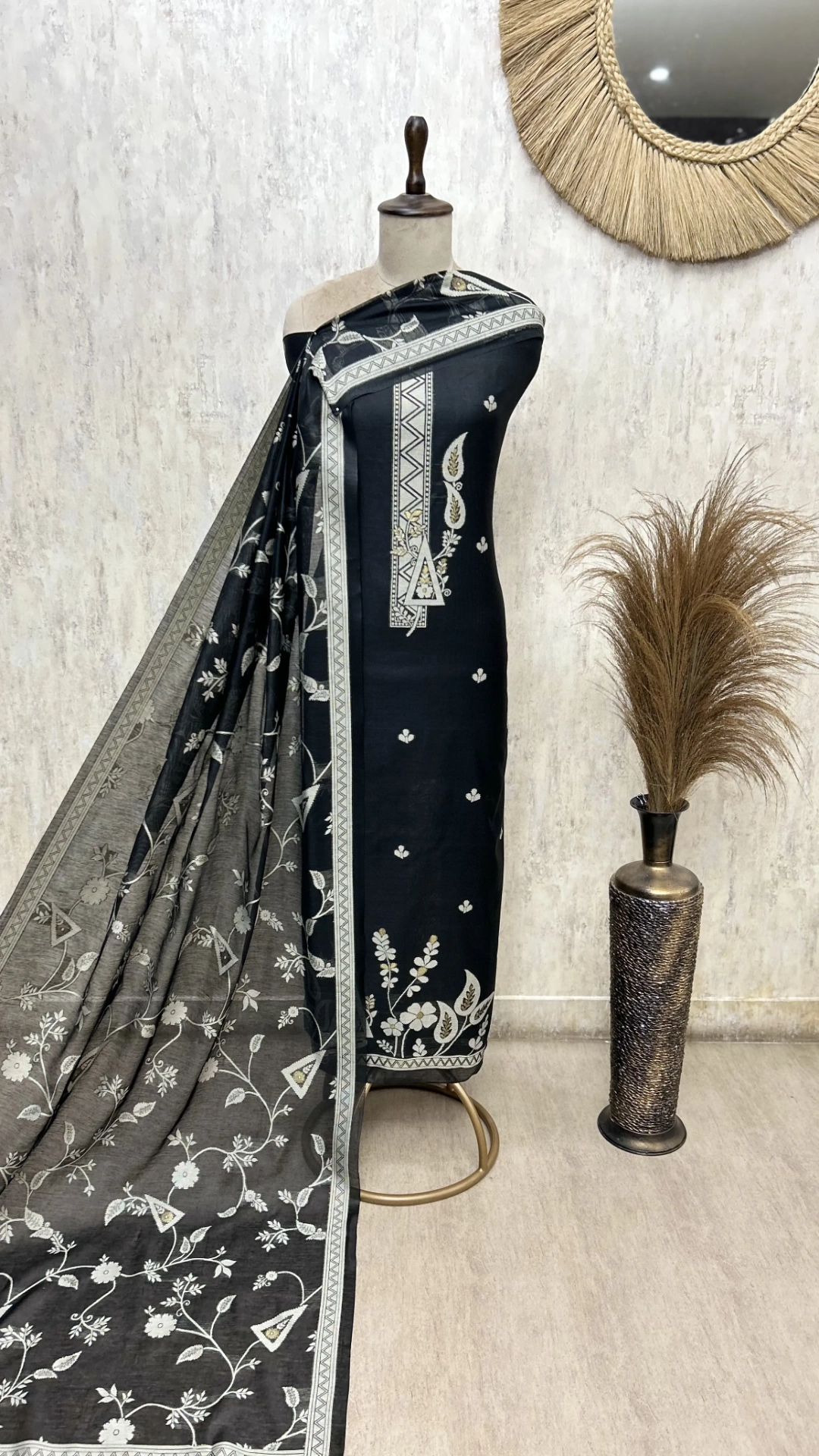 Midnight Flora Jamdani Linen Unstitched Suits