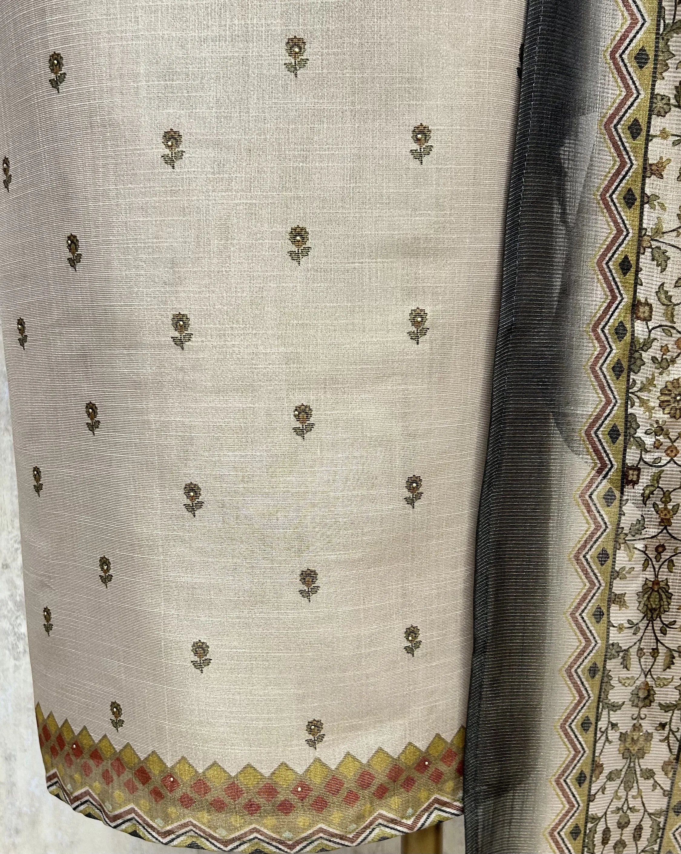Classic Ethnic Ensemble Unstitched Suit
