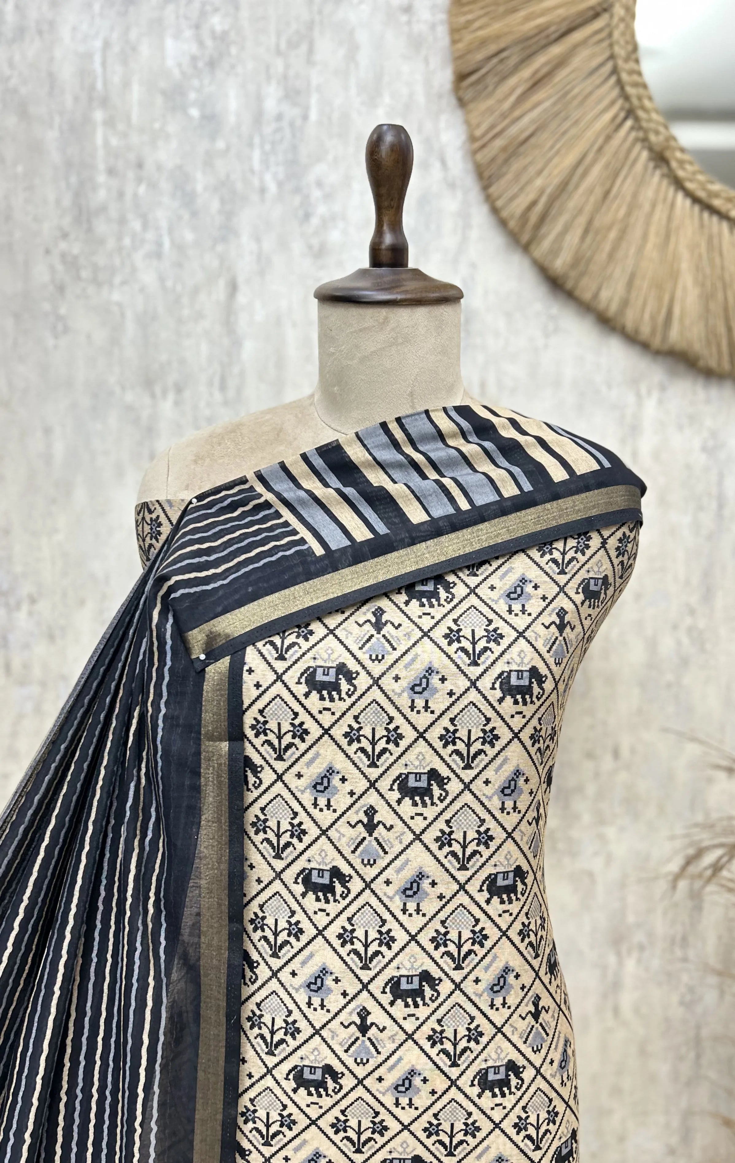 Regal Motif Maheshwari Cotton Unstitched Suit