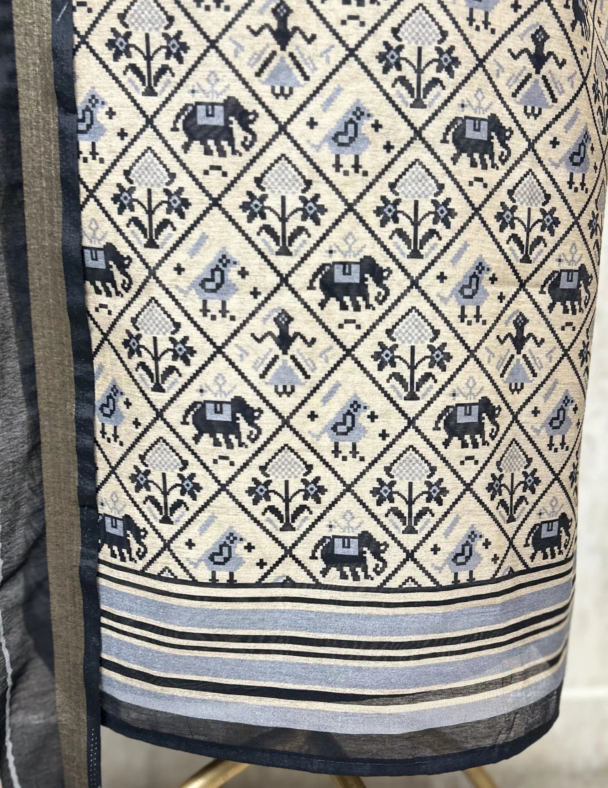 Regal Motif Maheshwari Cotton Unstitched Suit