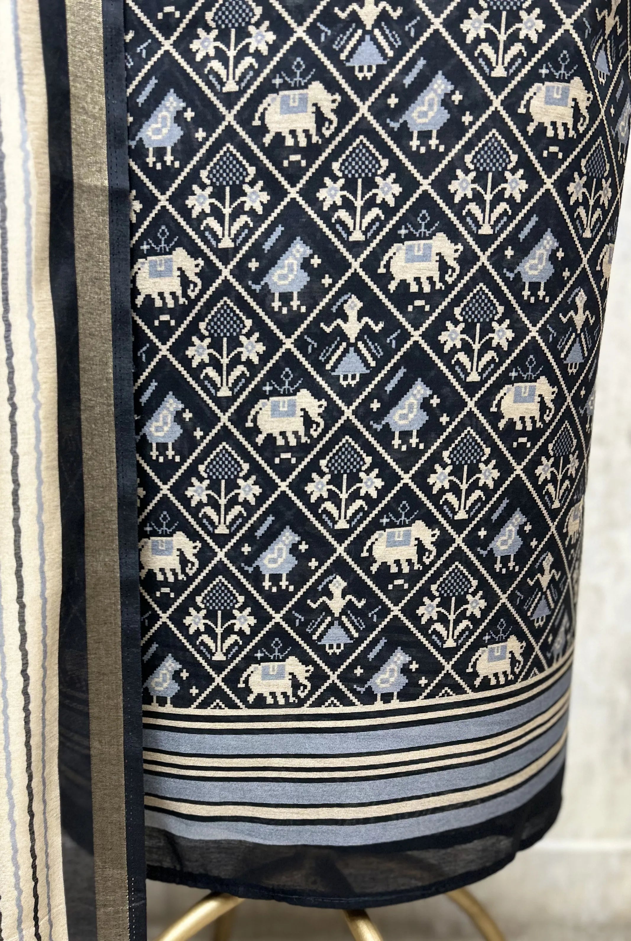 Regal Motif Maheshwari Cotton Unstitched Suit