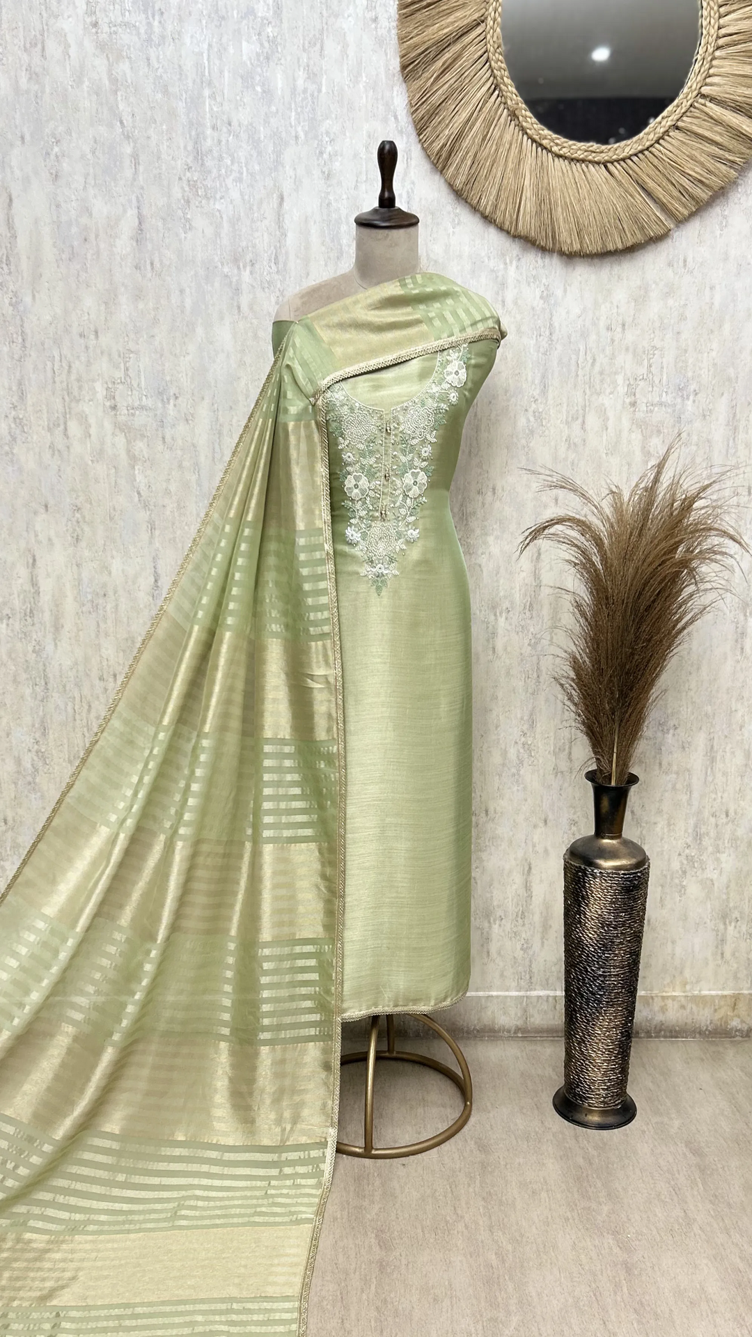 Sophisticated Tissue Threadwork Unstitched Suits