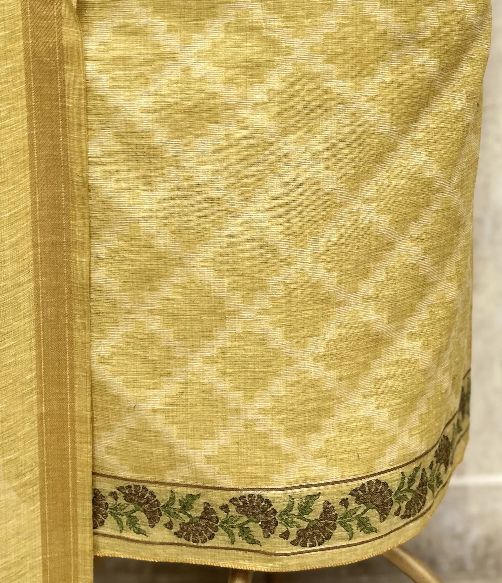 Meadow Loom Jamdani Linen Unstitched Suit