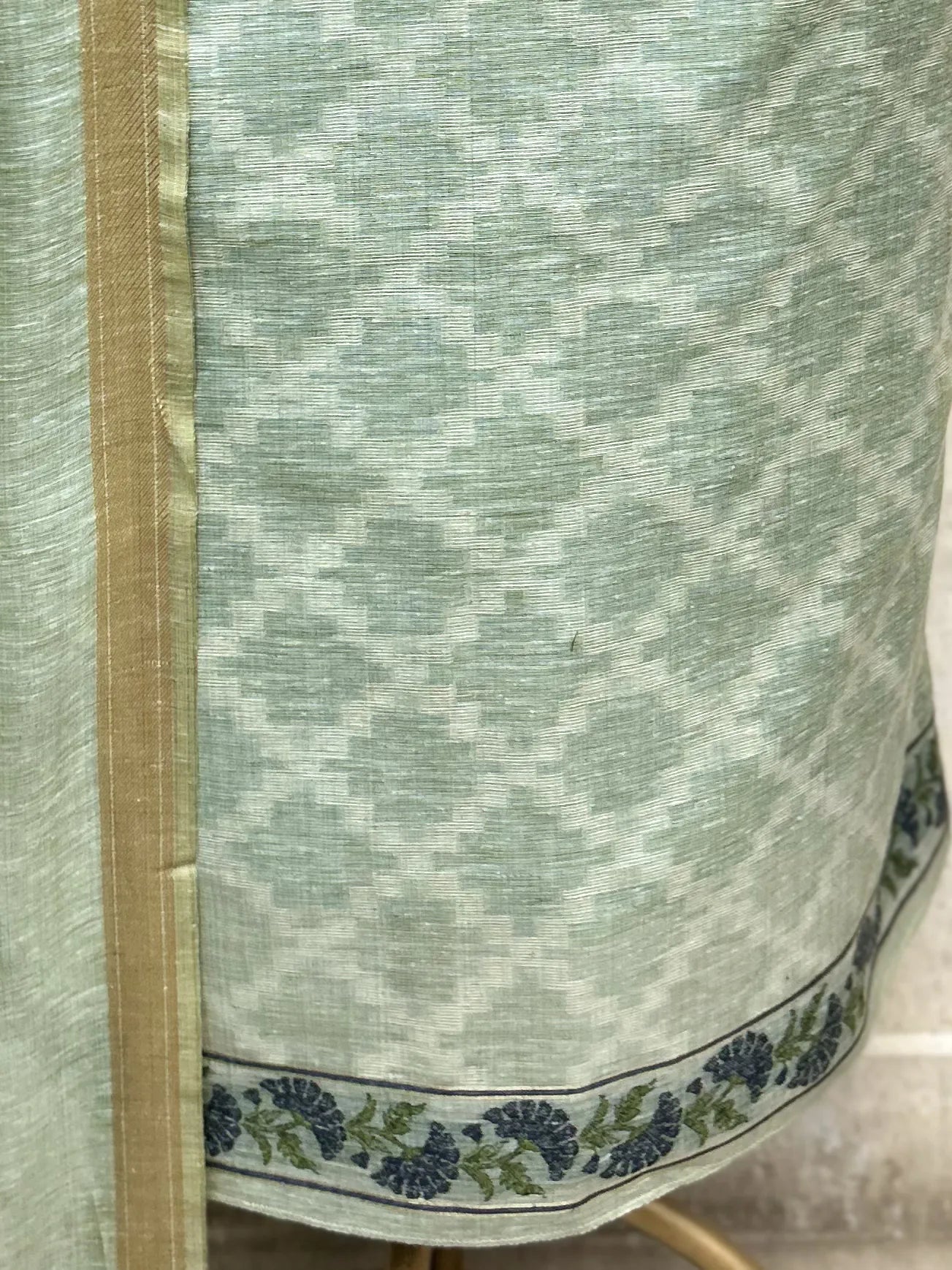 Meadow Loom Jamdani Linen Unstitched Suit